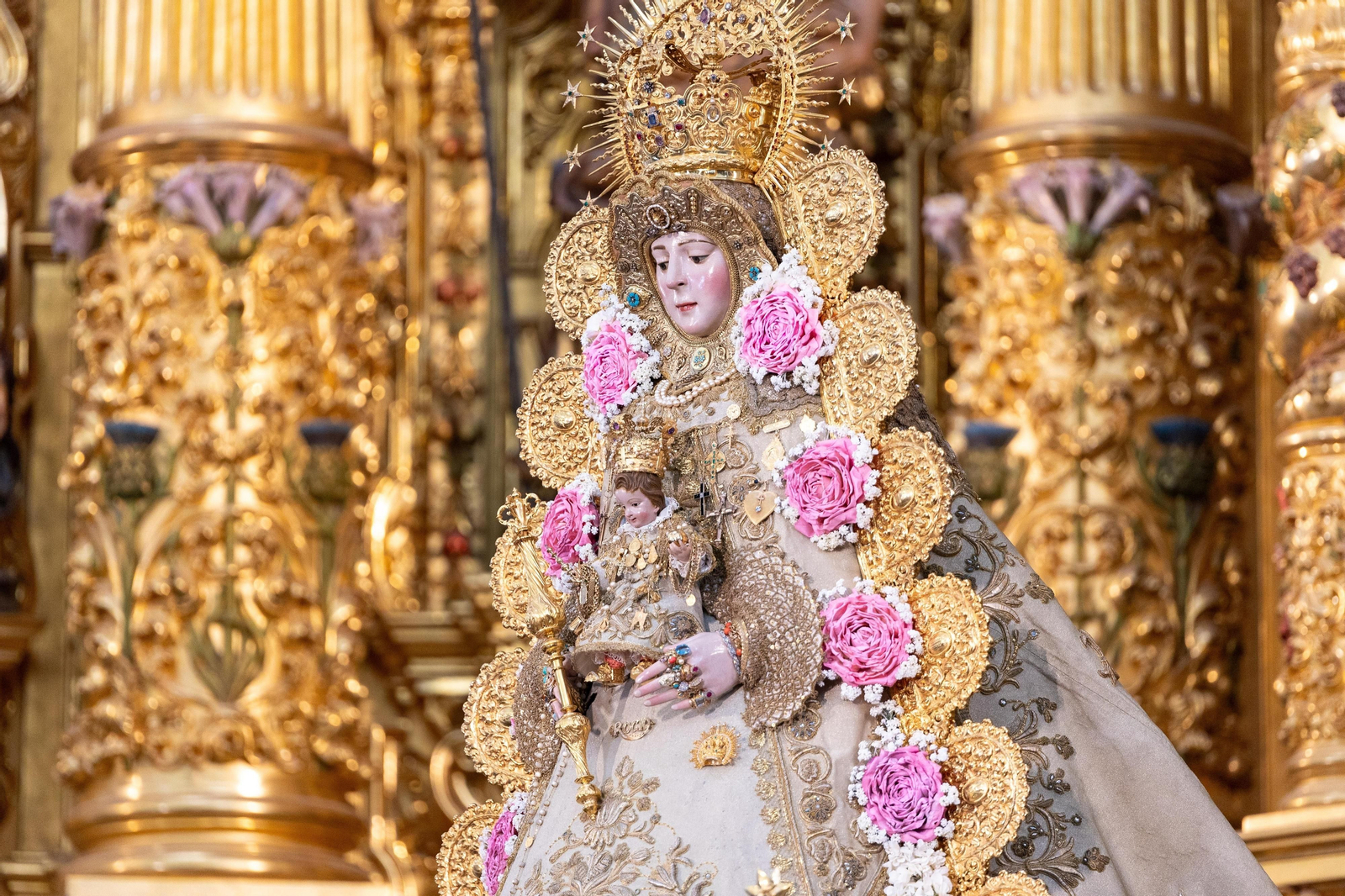 La Virgen del Rocío vuelve al culto tras su restauración