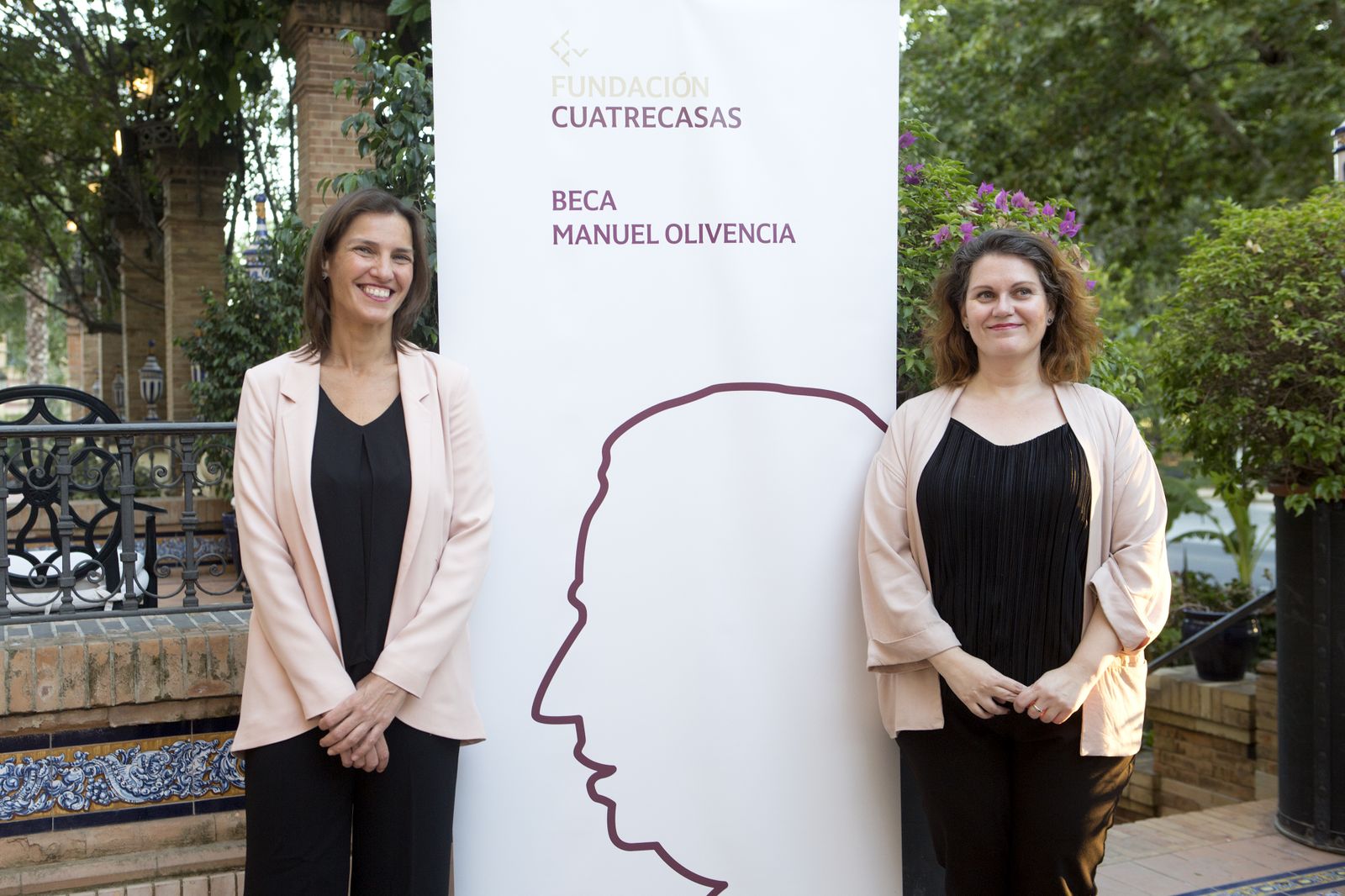 Las imágenes de la entrega de la Beca Manuel Olivencia