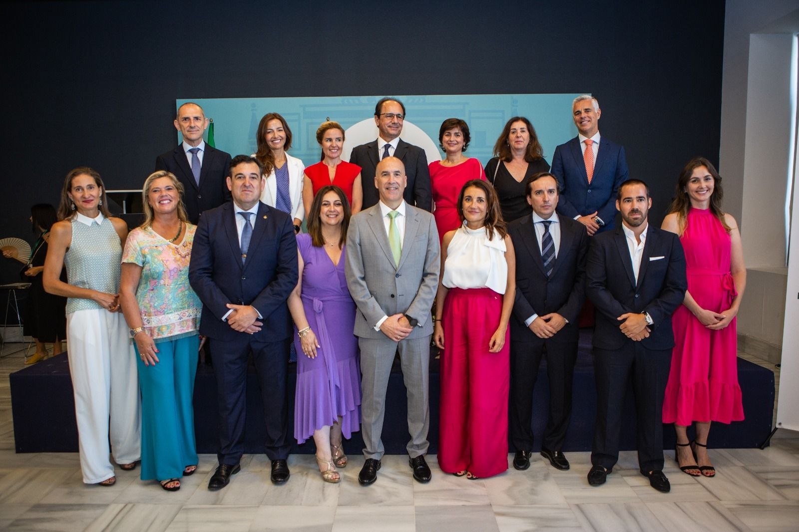 La nueva Junta de Gobierno del Colegio de Farmacéuticos de Cádiz, encabezada por Alberto Virués Ávila.