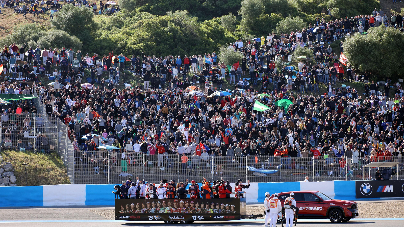 Imágenes del gran ambiente el domingo de carreras MotoGP en el Circuito de Jerez