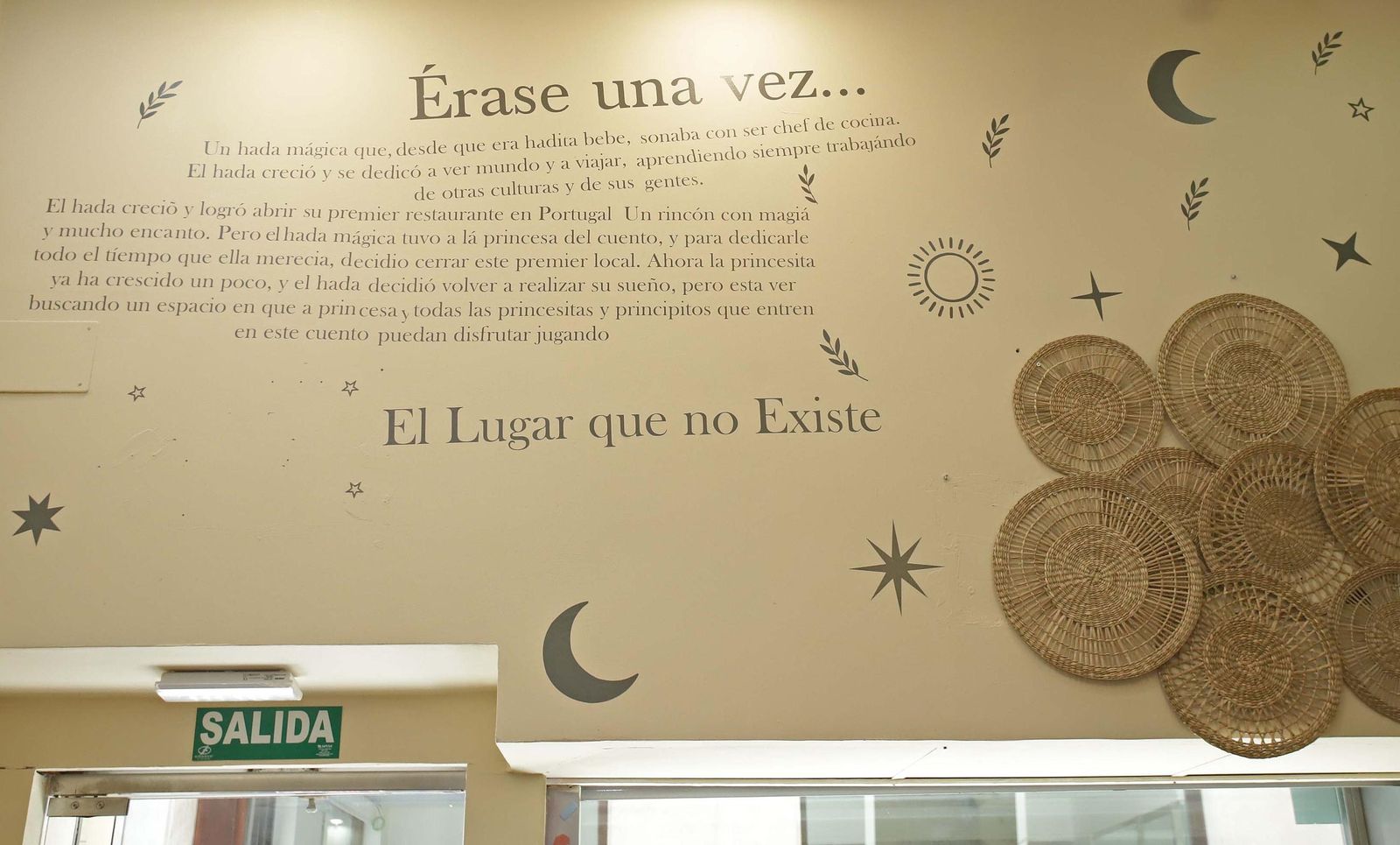 Mariana Cardoso prepara bombones rellenos artesanos en 'El lugar que no existe', en imágenes