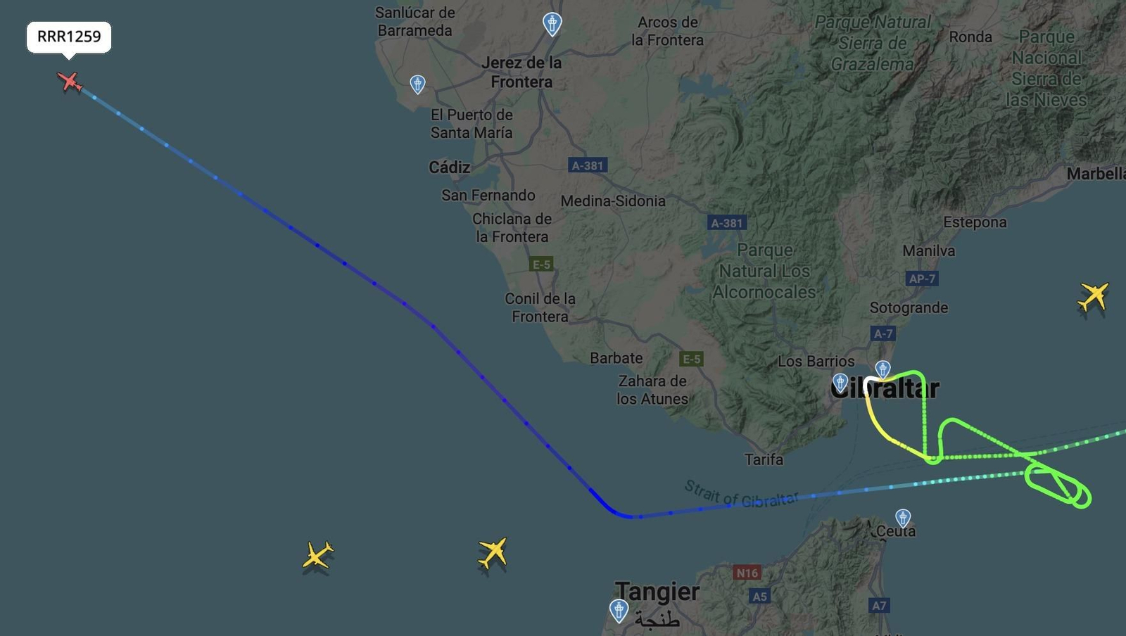 El avión militar implicado era el vuelo RRR1259, procedente de Northolt, que llegó a iniciar la maniobra de aproximación antes de abortarla, efectuando varias circunvalaciones sobre el Peñón antes de poner rumbo finalmente al aeropuerto de Faro.