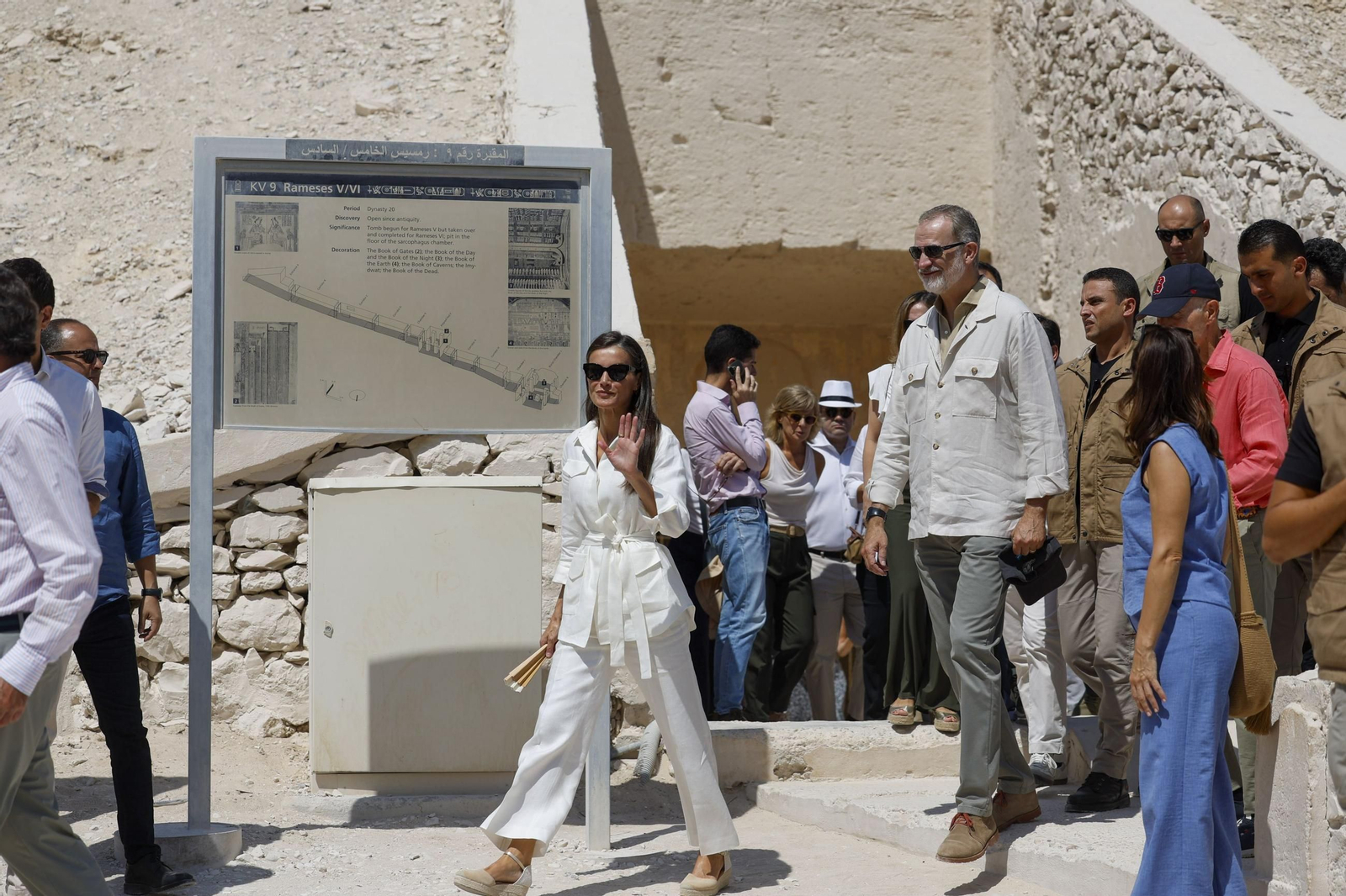 Las fotos de la visita de don Felipe y doña Letizia al Valle de los Reyes de Egipto, en Luxor