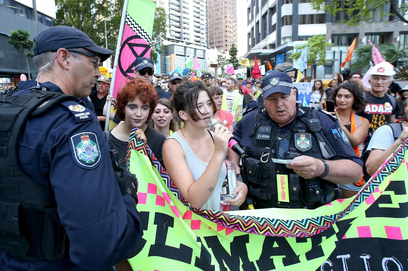 Activistas del movimiento "Extinction Rebellion, en una protesta para exigir medidas al gobierno australiano ante la crisis climática.