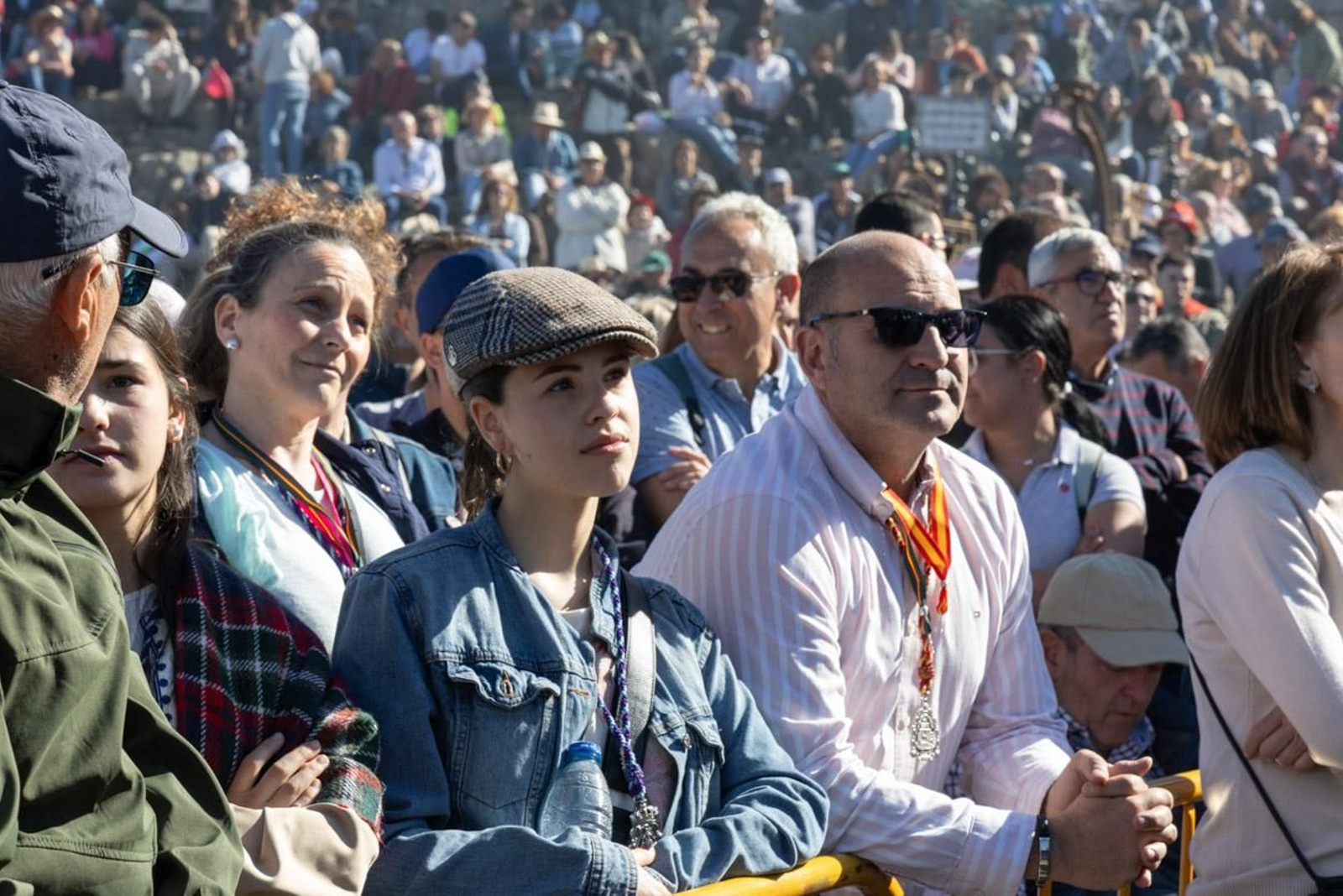 Miles de romeros acuden al encuentro de la Virgen de la Cabeza en su romería