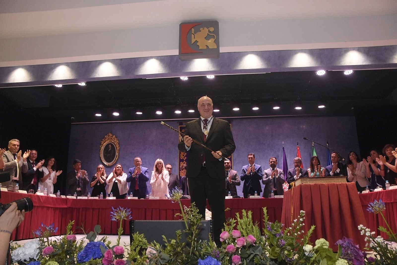 Antonio Ruiz, con el bastón de mando.