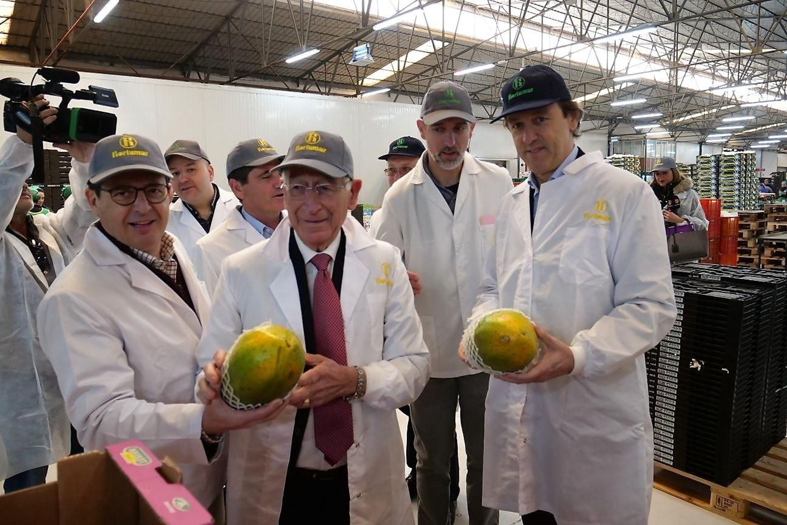 Los políticos populares comprobaron in situ la calidad de los productos de Hortamar.