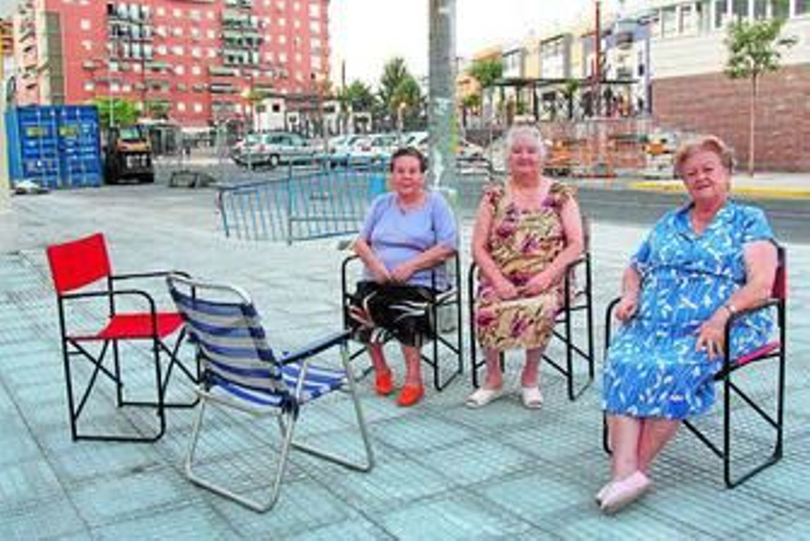 La tertulia continúa pero en sillas de casa