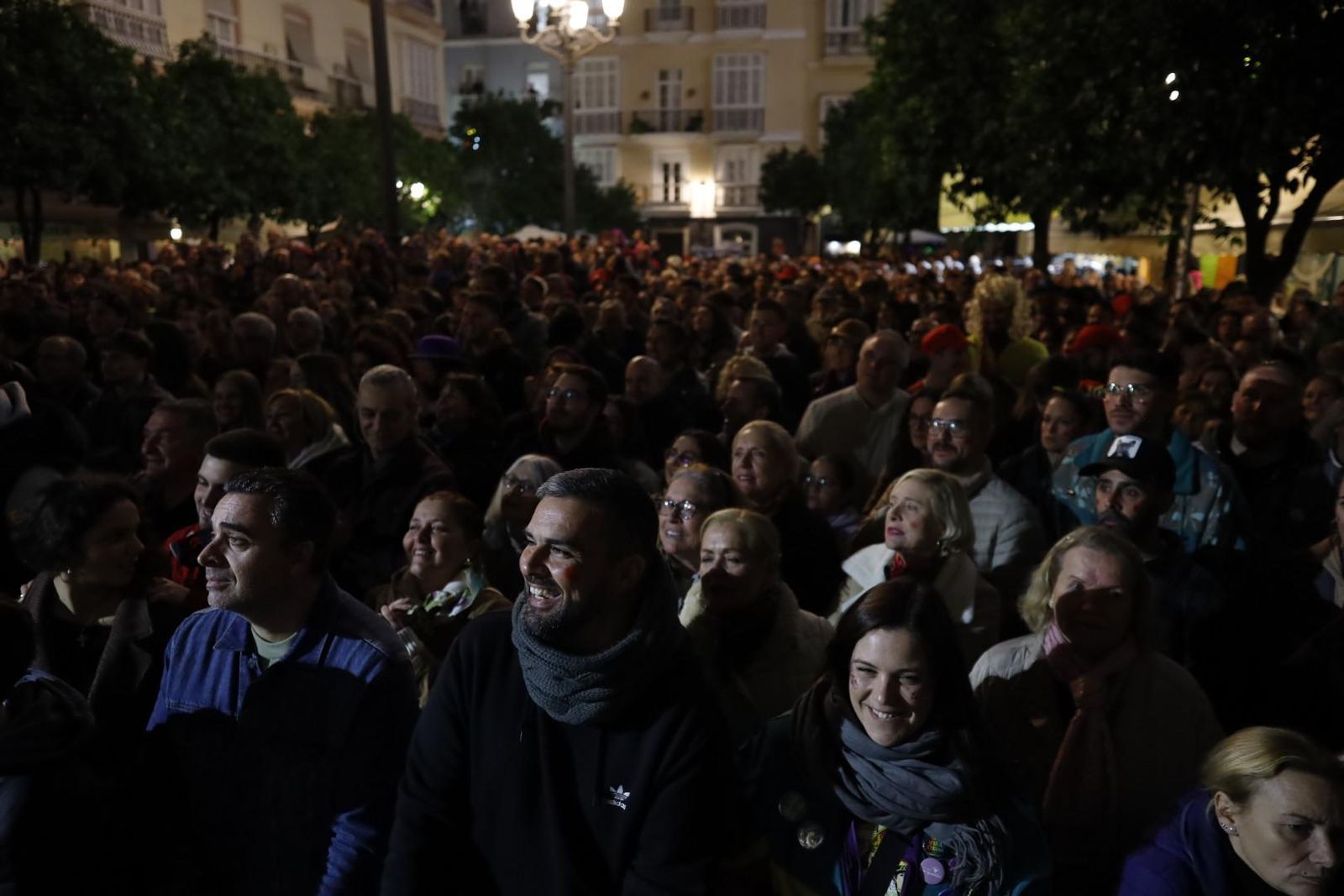 Las mejores imágenes del Jueves de Carnaval en Cádiz