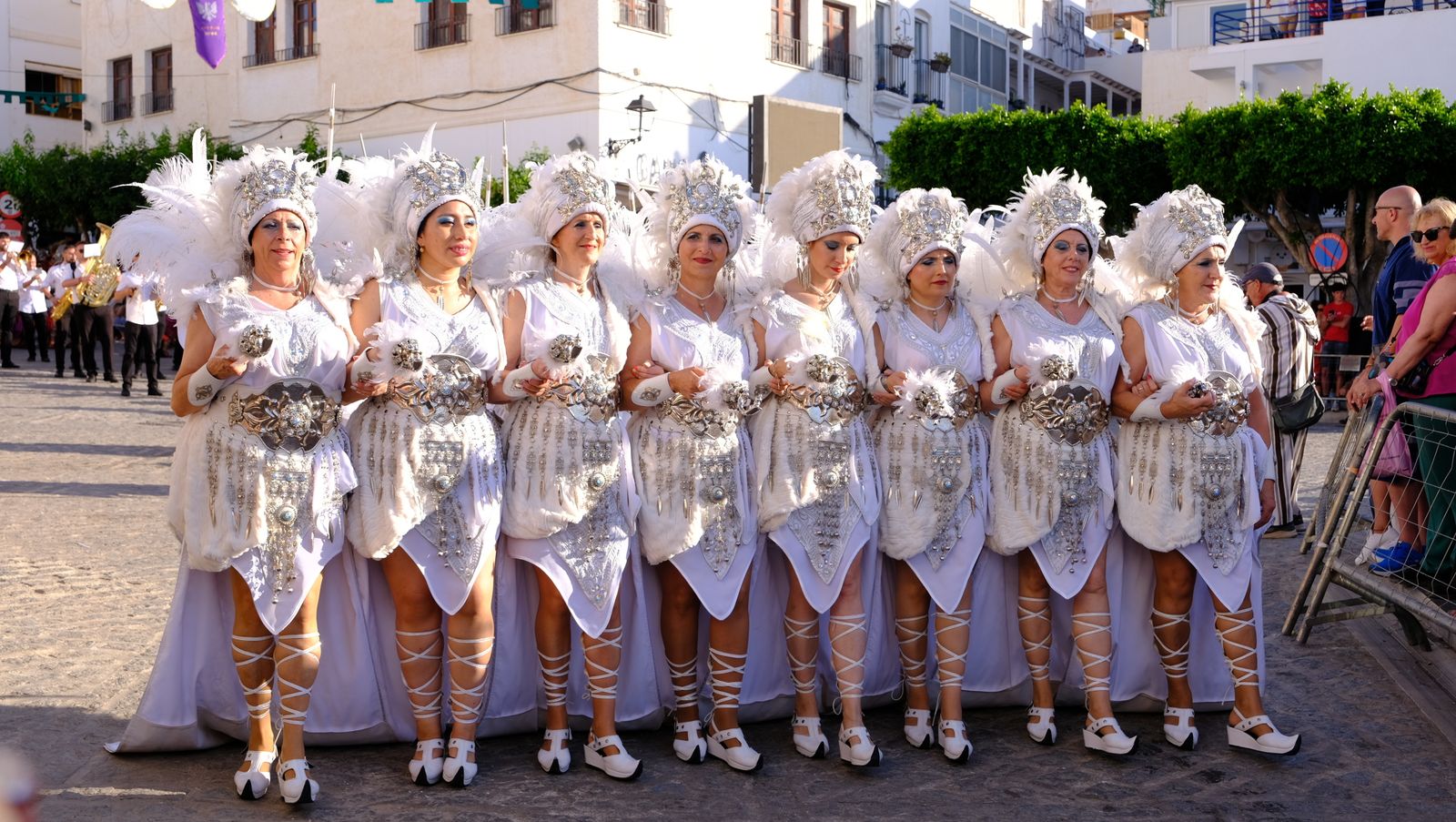 El espectacular desfile de Moros y Cristianos de Mojácar, en imágenes