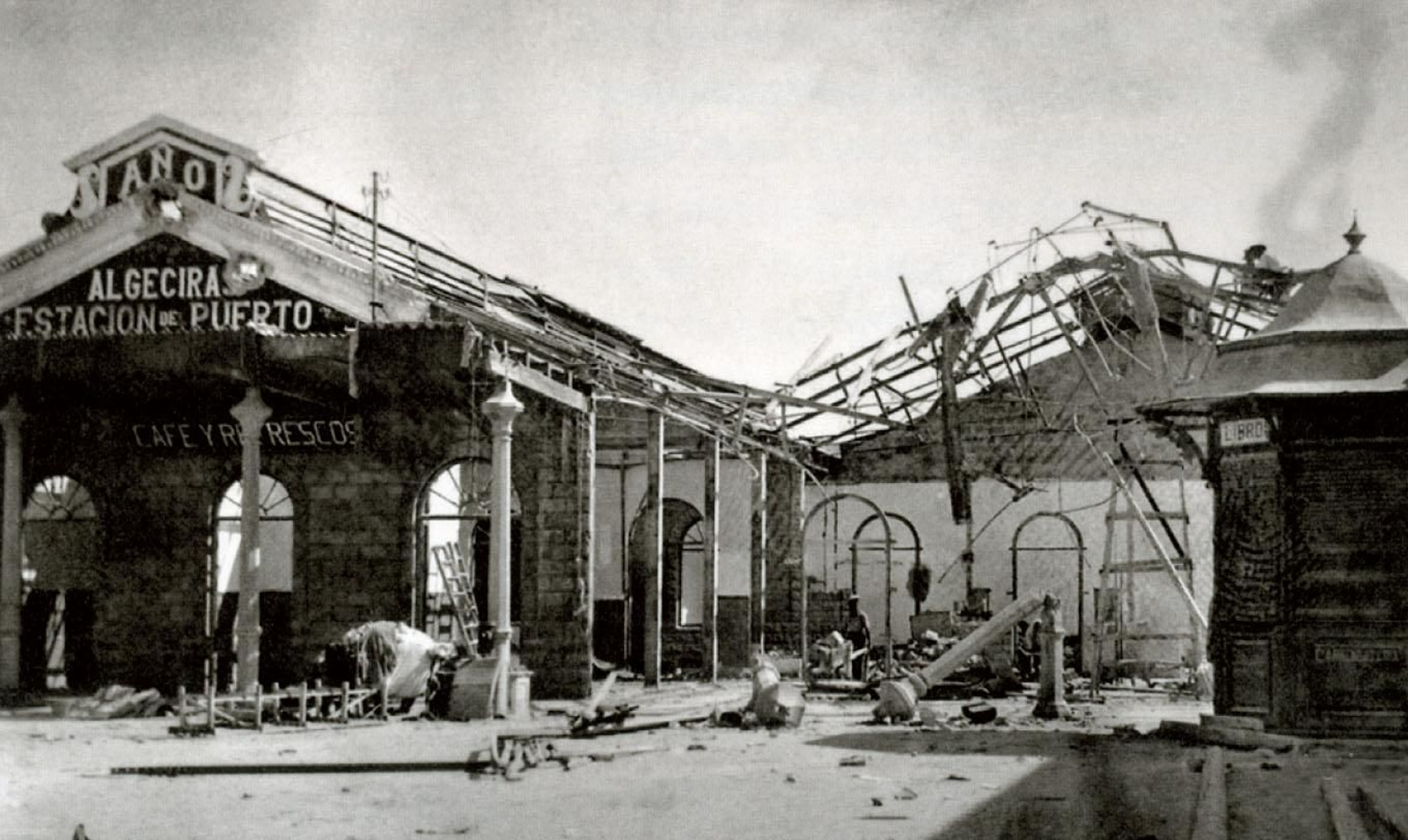Demolición parcial de la vieja Estación Marítima. Año 1950. Demolición parcial de la vieja Estación Marítima. Año 1950.