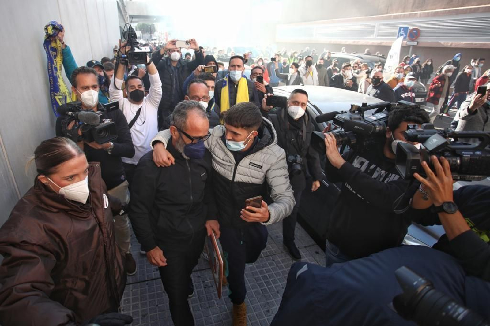 La espectacular despedida a Álvaro Cervera en Cádiz, en imágenes
