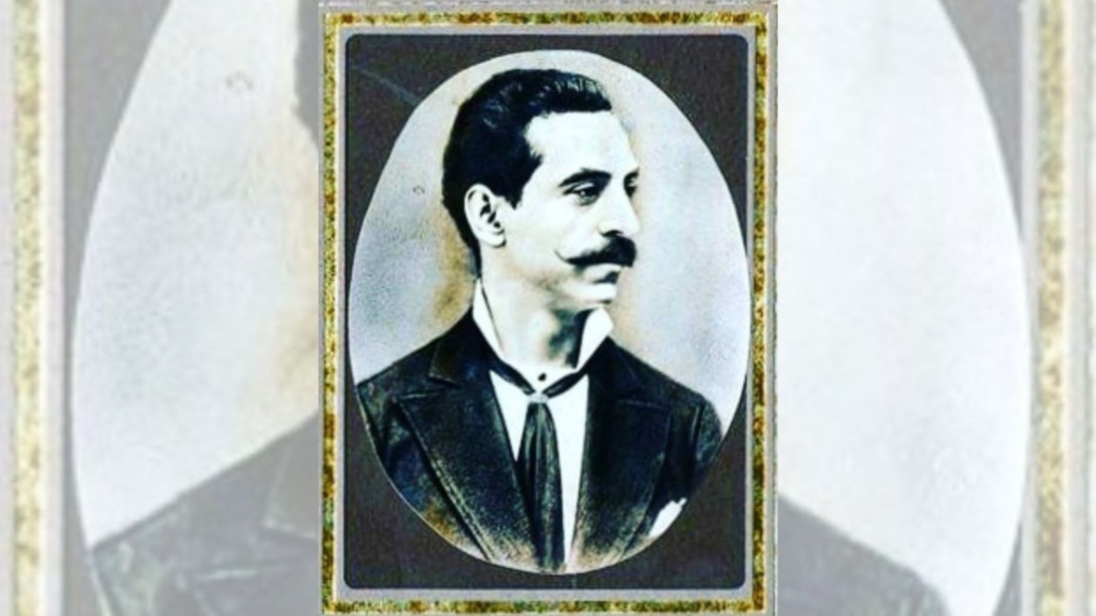 Regino Martínez.