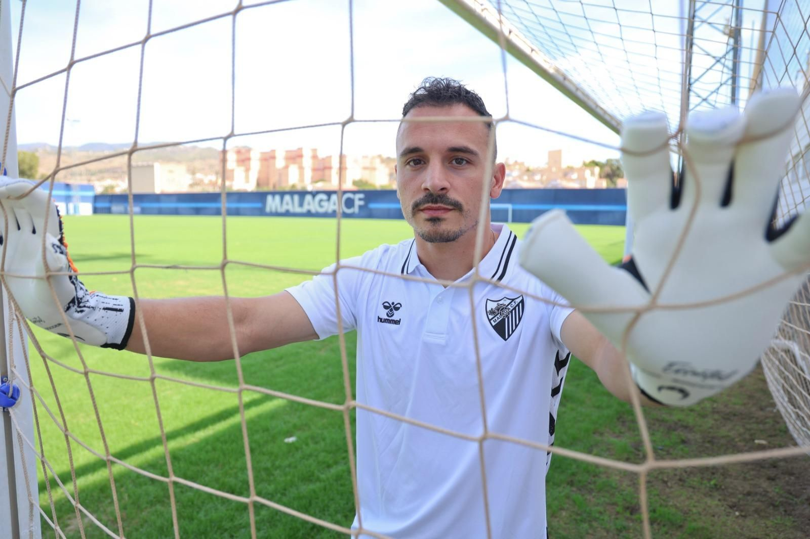 Las espectaculares fotos de Alfonso Herrero, portero del Málaga CF