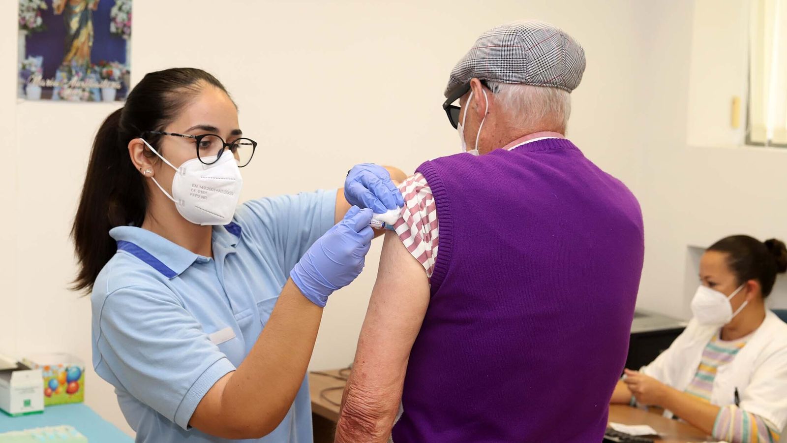 Vacunación contra la gripe en un centro de salud onubense.