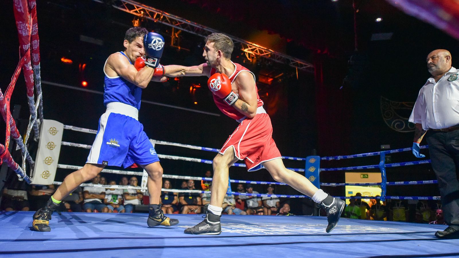 Fotos de la velada de boxeo del Don Príncipe en el casino de San Roque