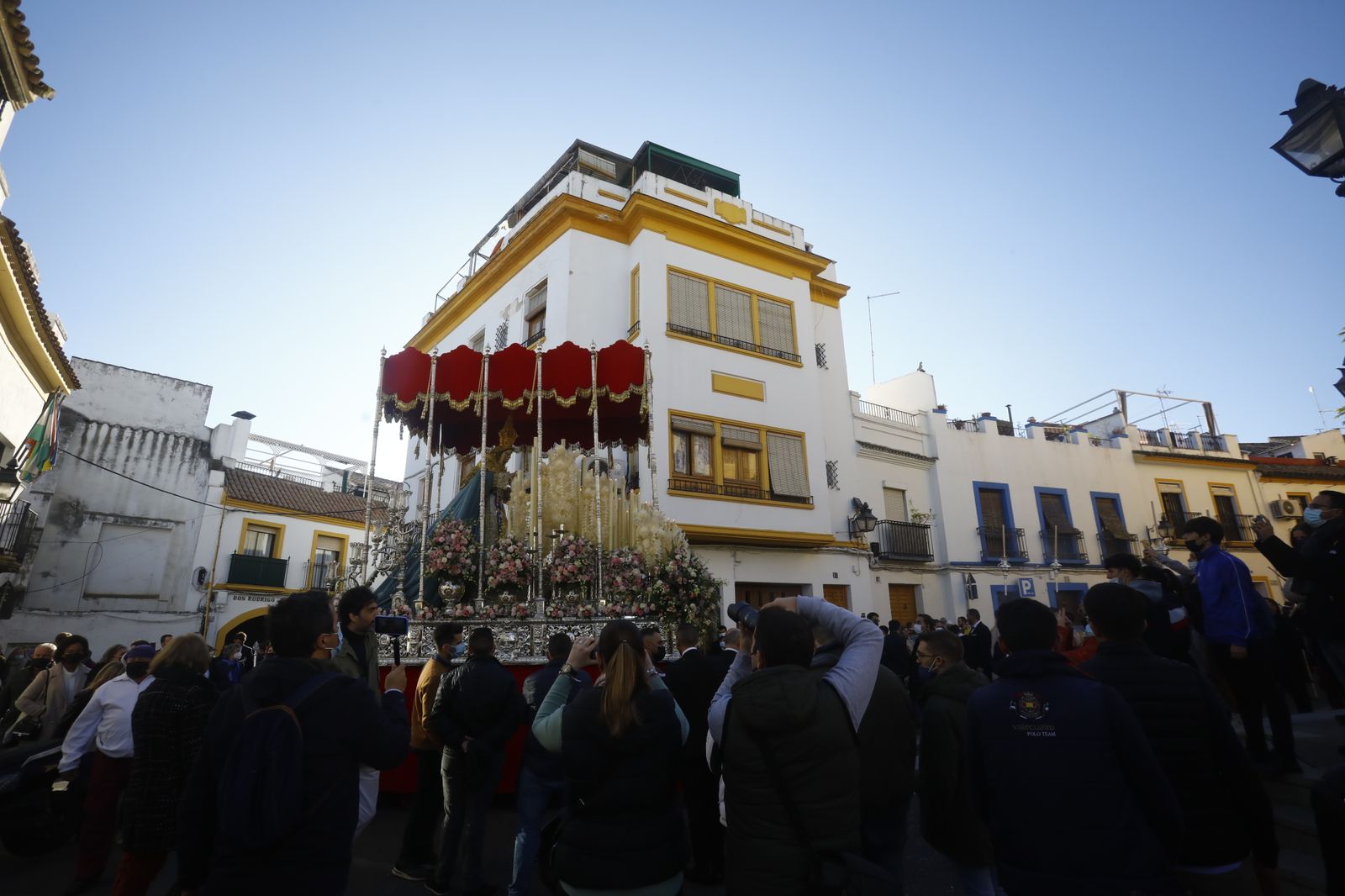 La procesión extraordinaria de la Virgen de la Salud de Córdoba, en imágenes