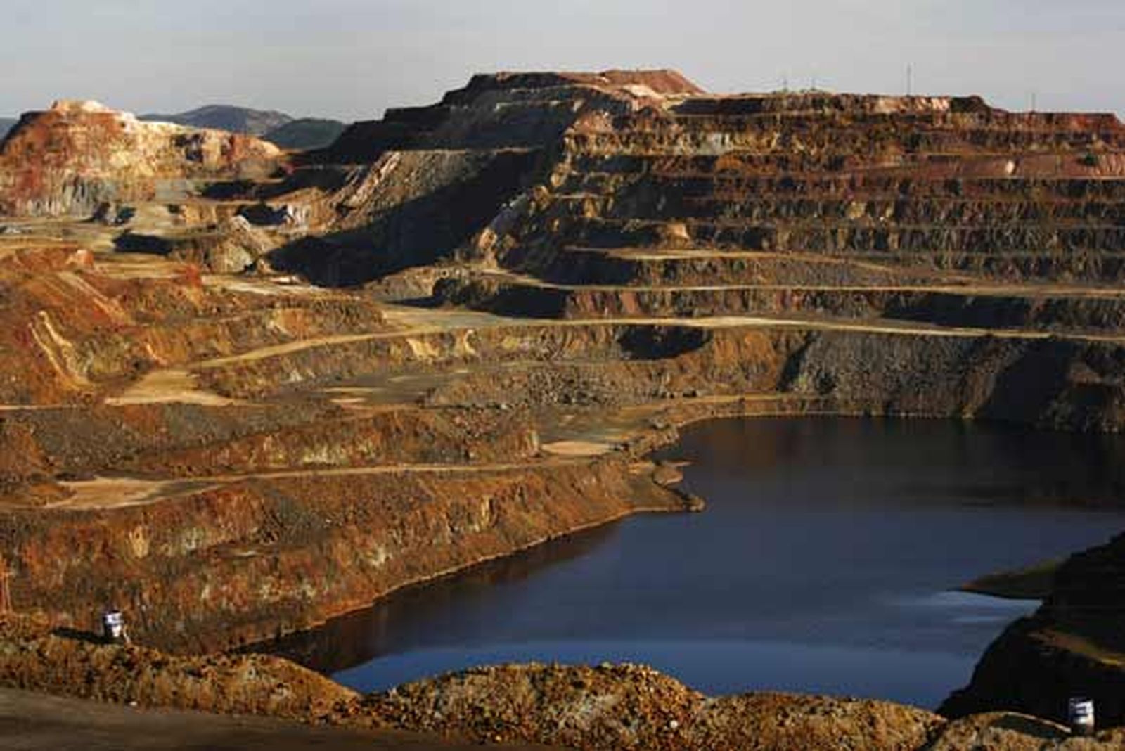 La Cuenca Minera de Huelva espera la recuperación de la explotación de Riotinto para que se le devuelva el esplendor a una comarca azotada por el paro

Foto: Fito Carreto