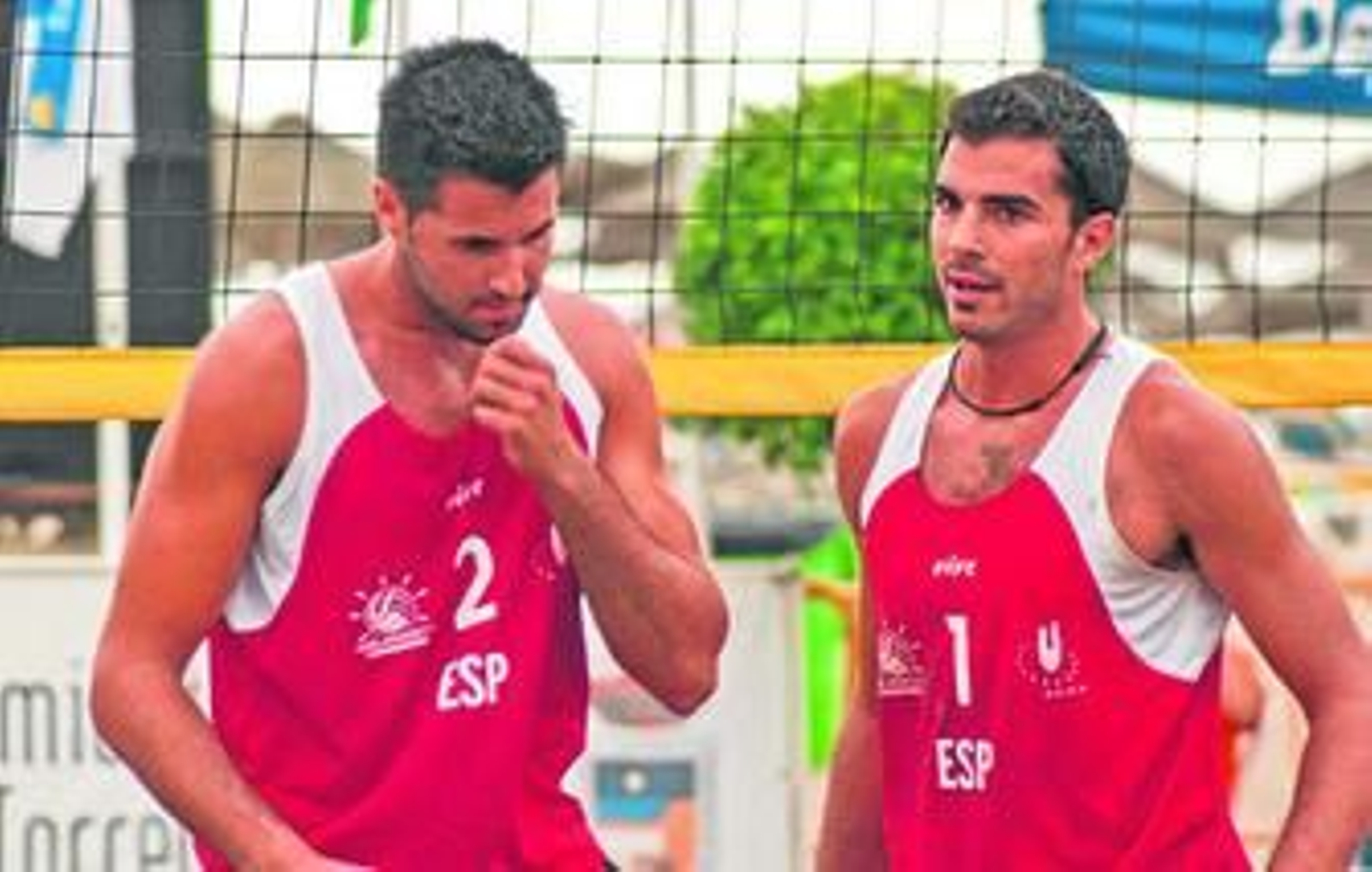 José Manuel Ariza y Miguel de Amo, pareja masculina UMA 1, durante un partido en la jornada de ayer.