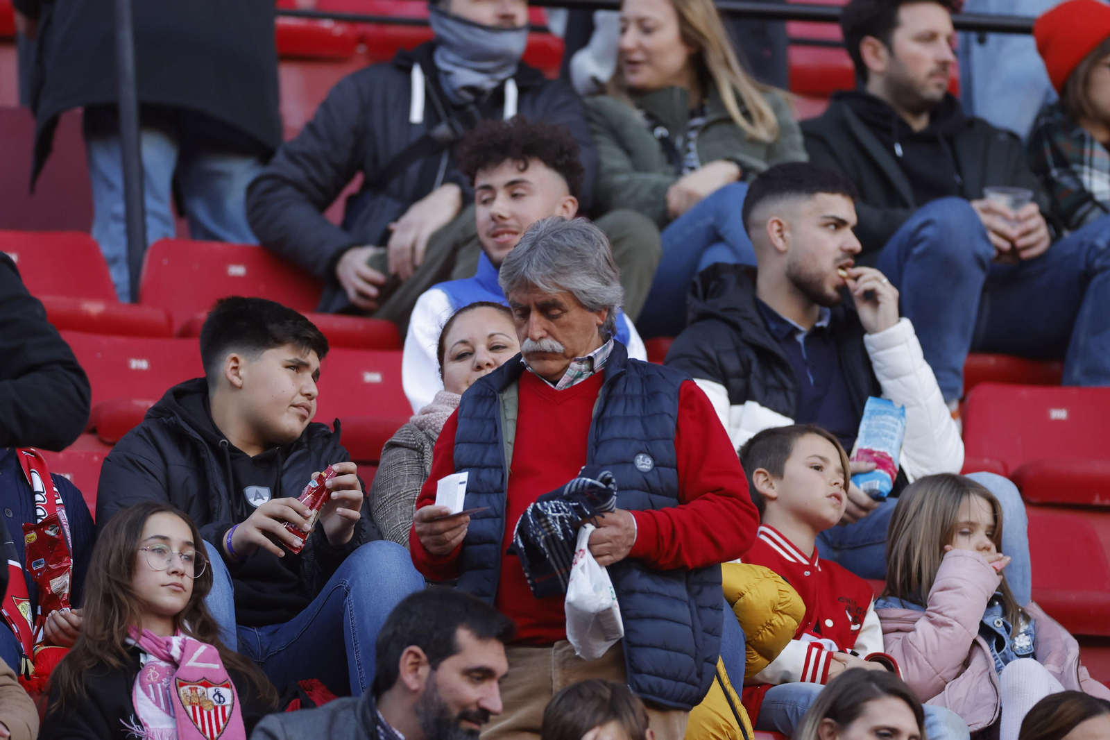 Búscate en las fotos del Sevilla-Mallorca