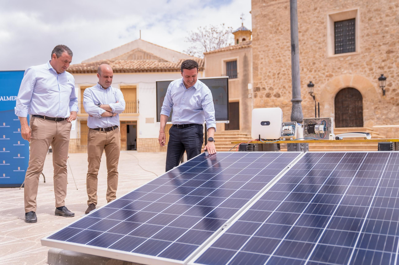 Visita del presidente de la Diputación provincial a una de las instalaciones. Visita del presidente de la Diputación provincial a una de las instalaciones.