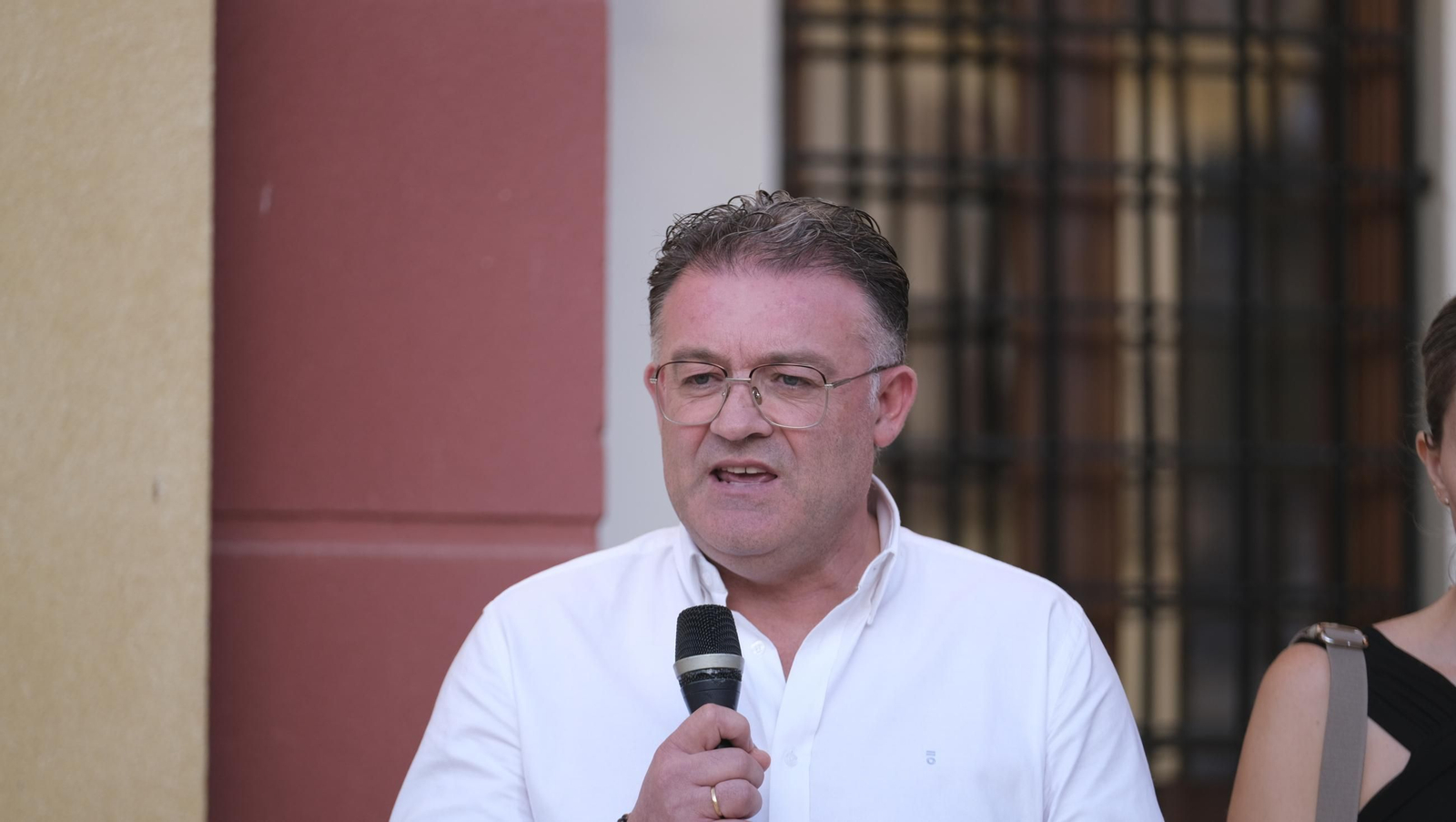 Las fotos de la masiva concentración por el asesinato de Antonio Campos en Berja