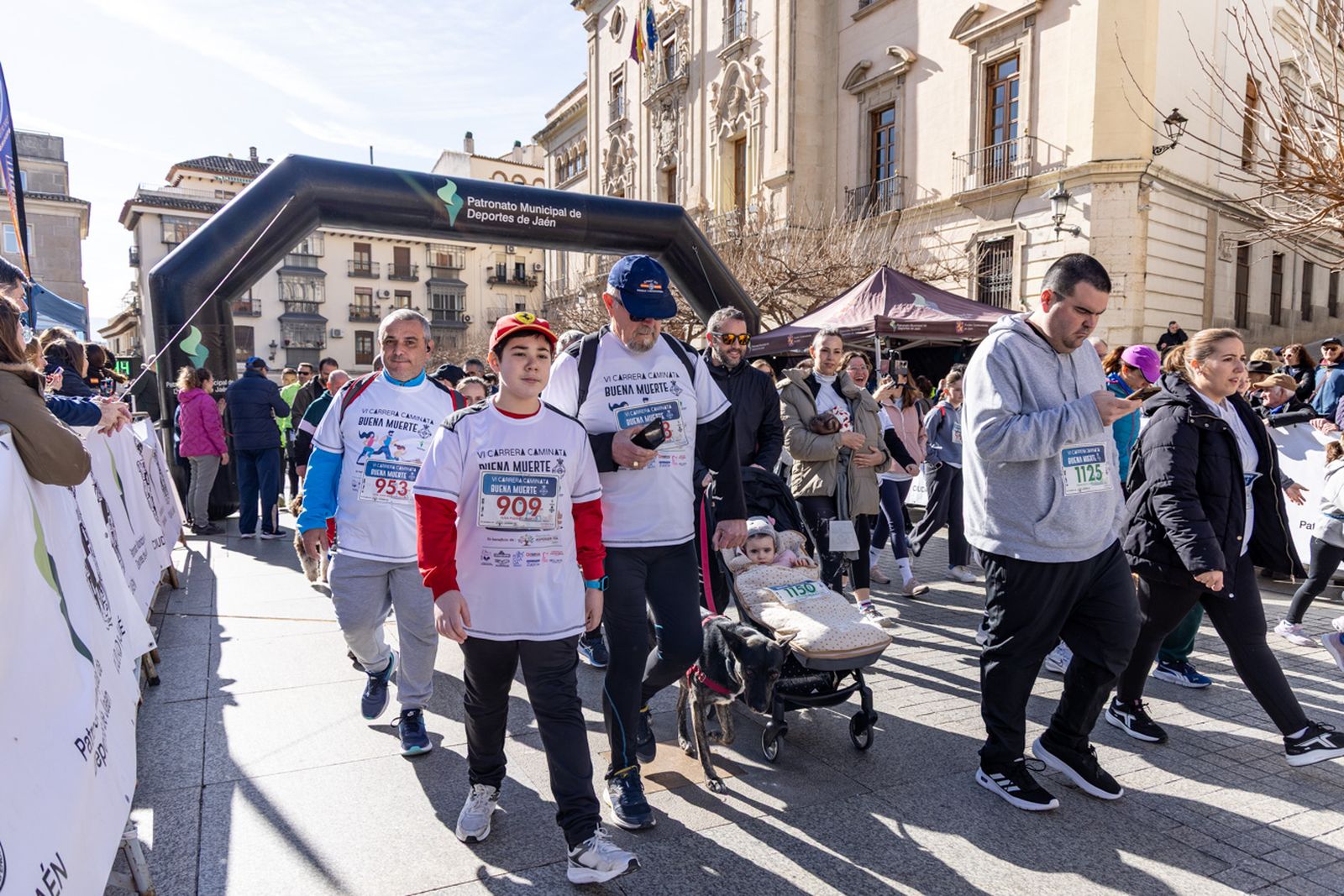 En imágenes: deporte y solidaridad se dan la mano en la VI Carrera-Caminata de la Hermandad de la Buena Muerte (1)