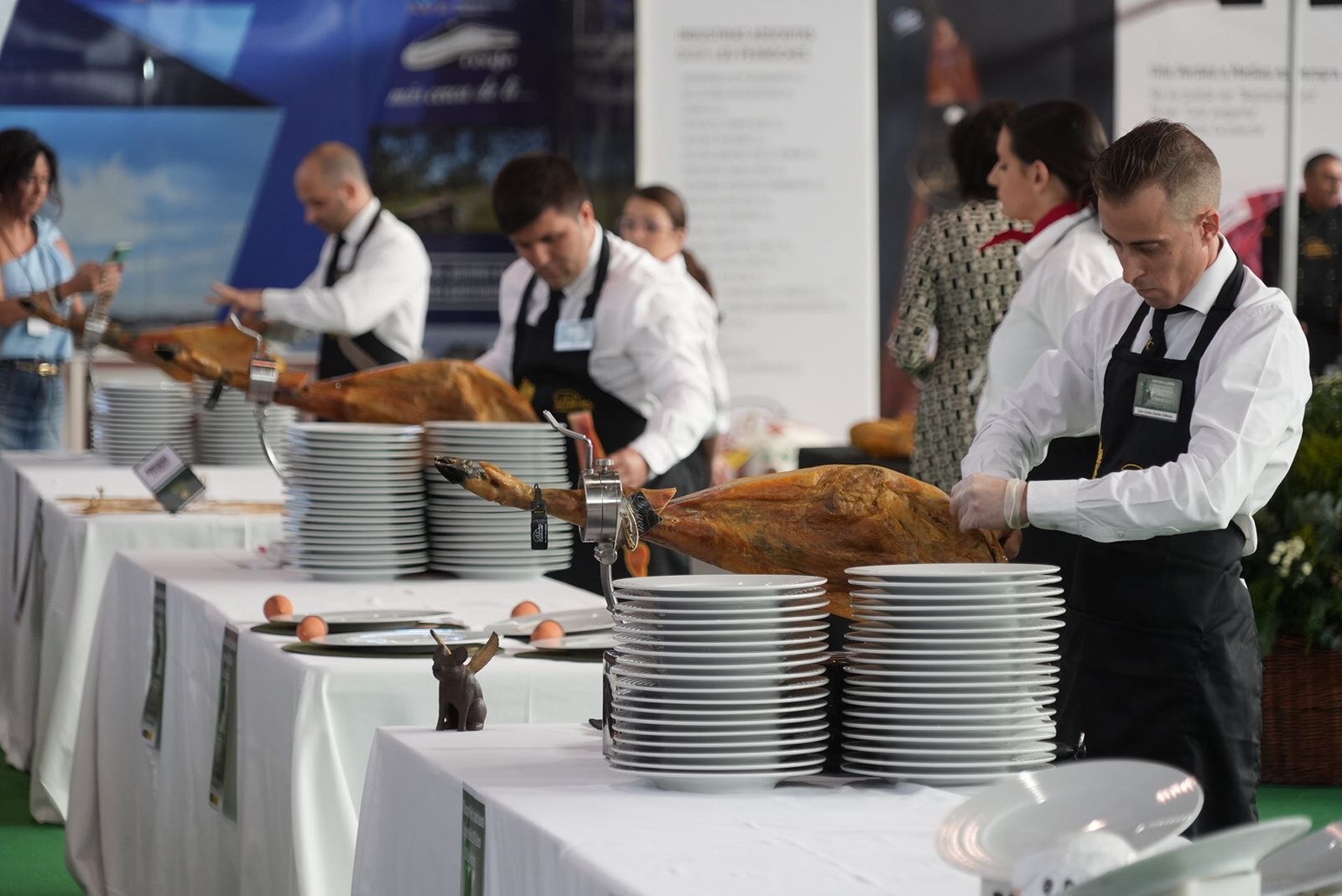 El día grande de la Feria del Jamón de Villanueva de Córdoba, en imágenes