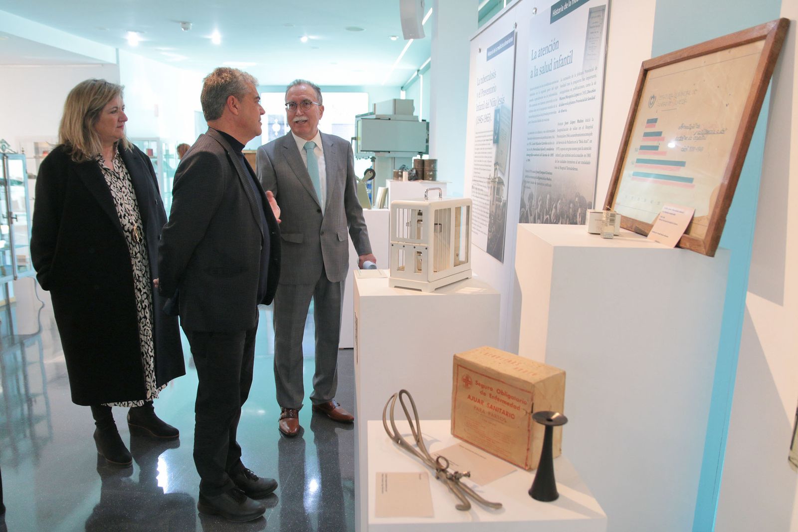 La exposición 'Historia de la medicina almeriense', en la UAL