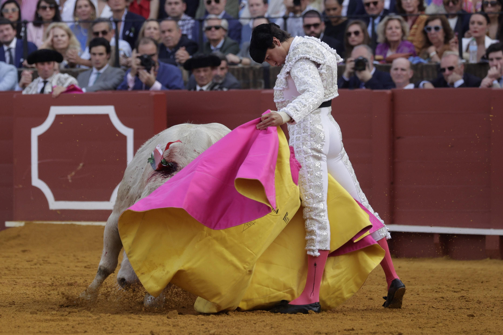 Las imágenes del la corrida del Domingo de Resurrección en la Maestranza de Sevilla