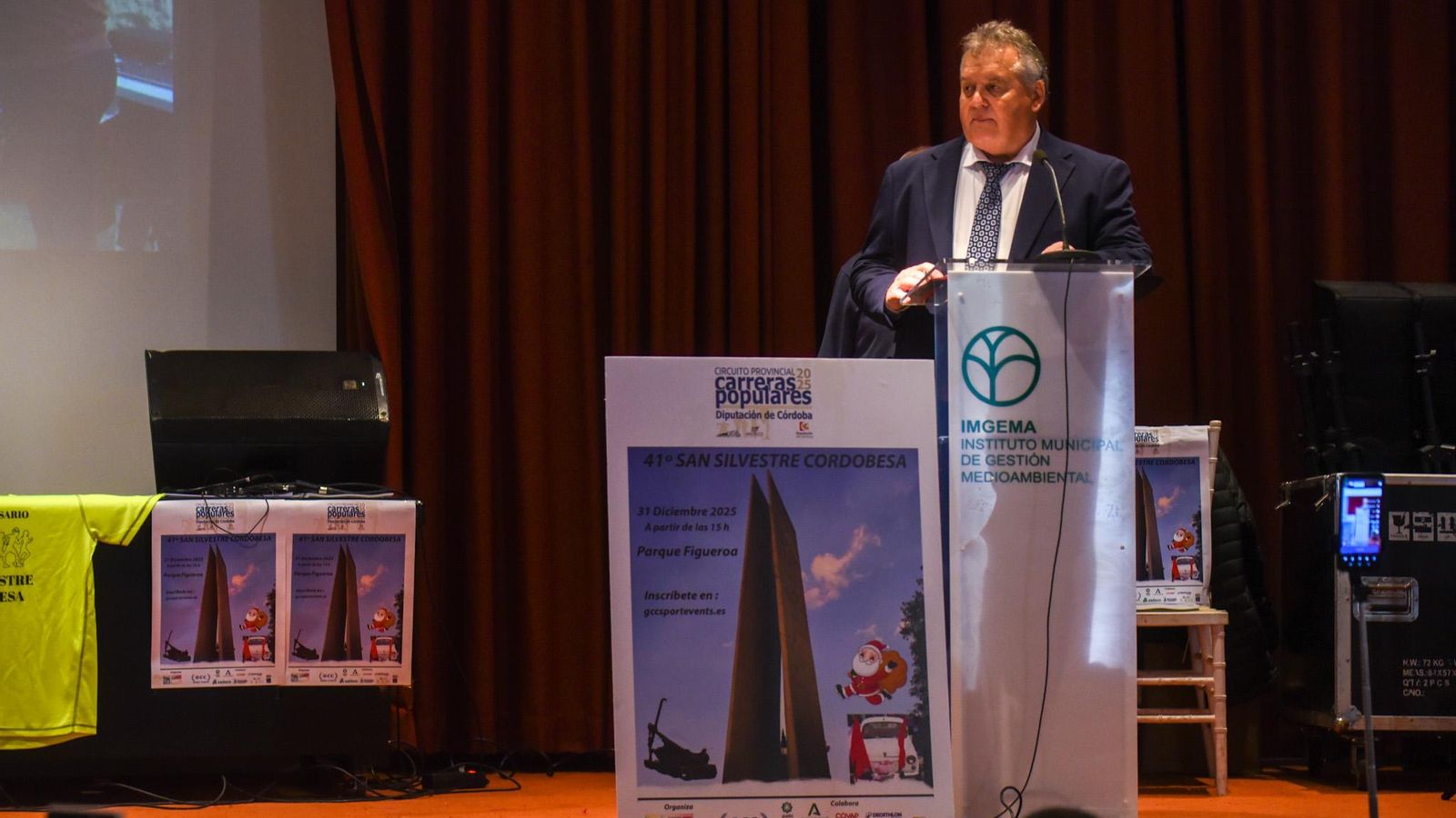 Paco Muñoz, en la presentación de la San Silvestre Cordobesa.