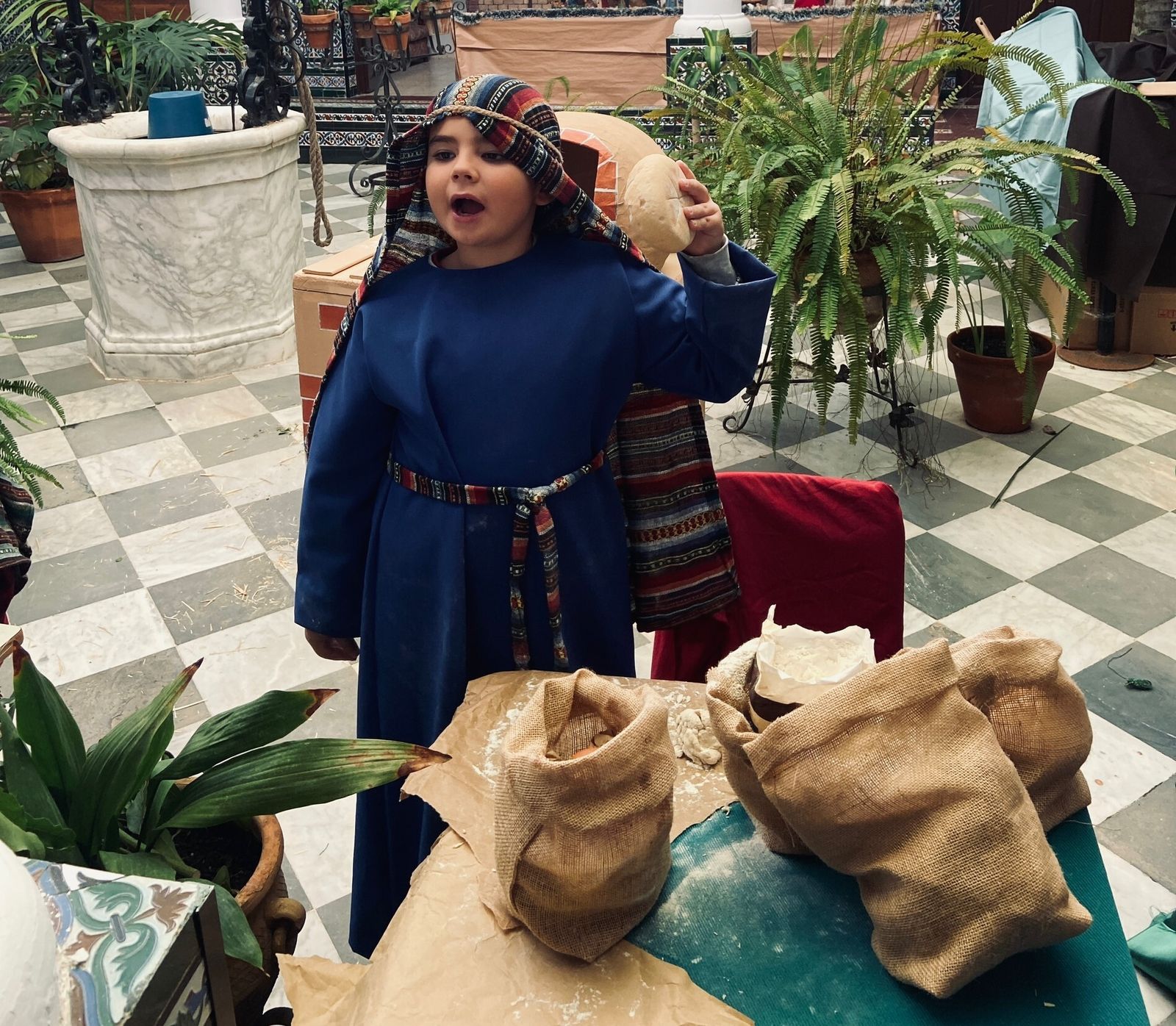 El Belén Viviente con el que el colegio de las Carmelitas celebra la Navidad en San Fernando