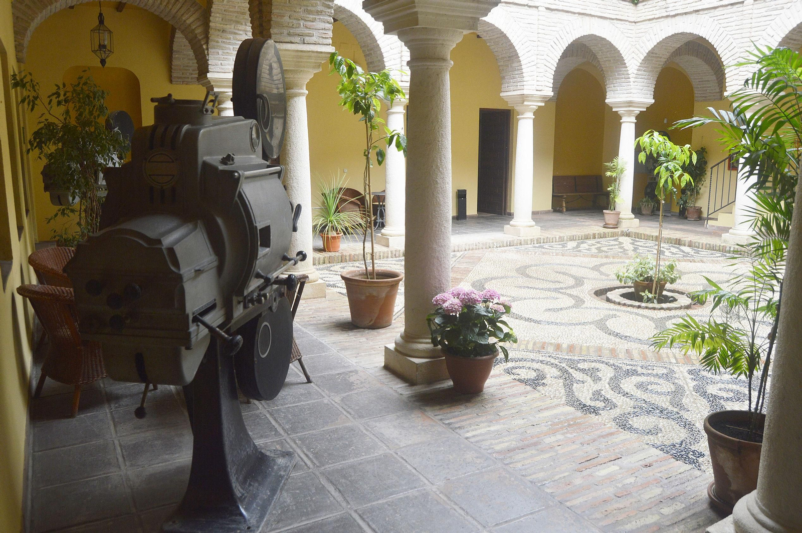 Patio de la Filmoteca de Andalucía Patio de la Filmoteca de Andalucía