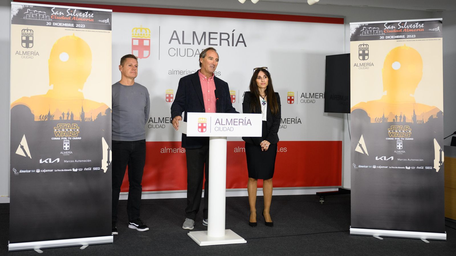 Antonio Jesús Casimiro comentando las novedades de la prueba navideña.