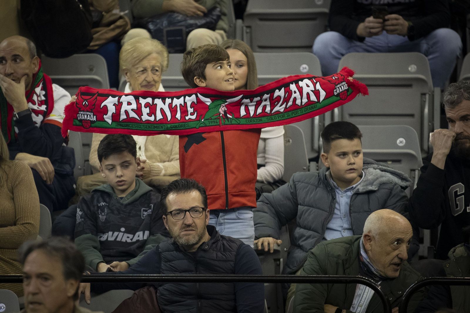 Encuéntrate en el Palacio de Deportes en el partido del Covirán Granada