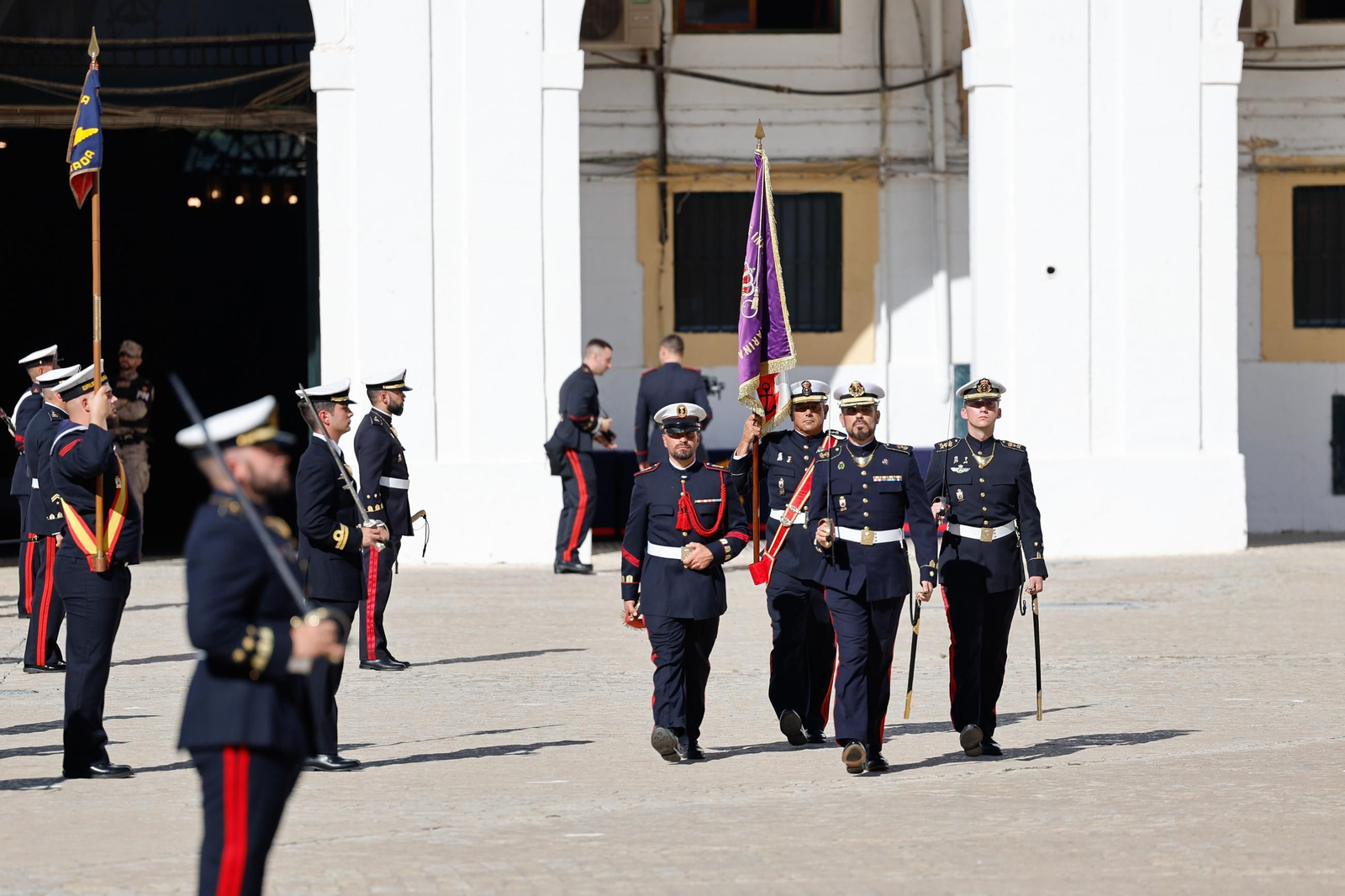 Las condecoraciones a los infantes de marina que participaron en la misión de la DANA, en imágenes