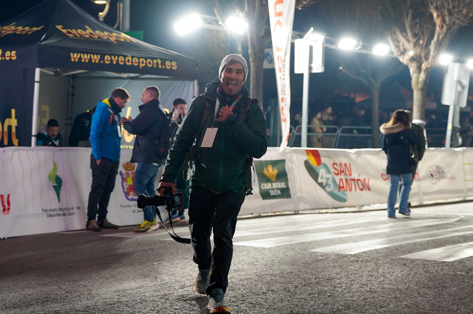 En imágenes: búscate en tu llegada a meta de la Carrera de San Antón 2026 (5)