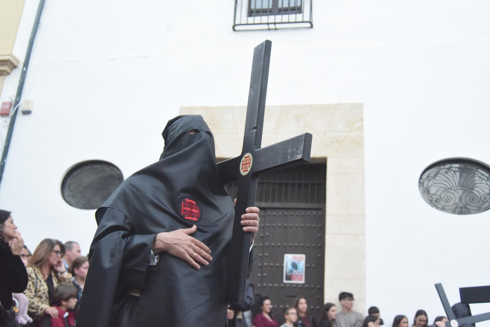 La procesión del Santo Sepulcro en este Viernes Santo de Córdoba, en imágenes