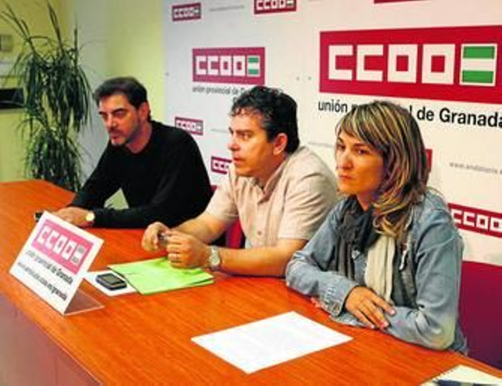 José Antonio Rodríguez, Diego Molina y Pilar Merino en rueda de prensa, ayer, en la sede de CCOO.