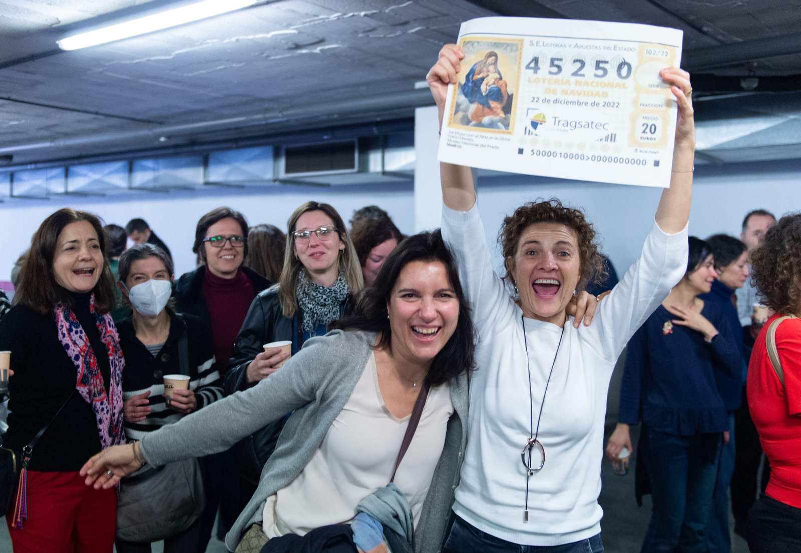 Celebraciones de los premiados con la Lotería de Navidad en España Celebraciones de los premiados con la Lotería de Navidad en España