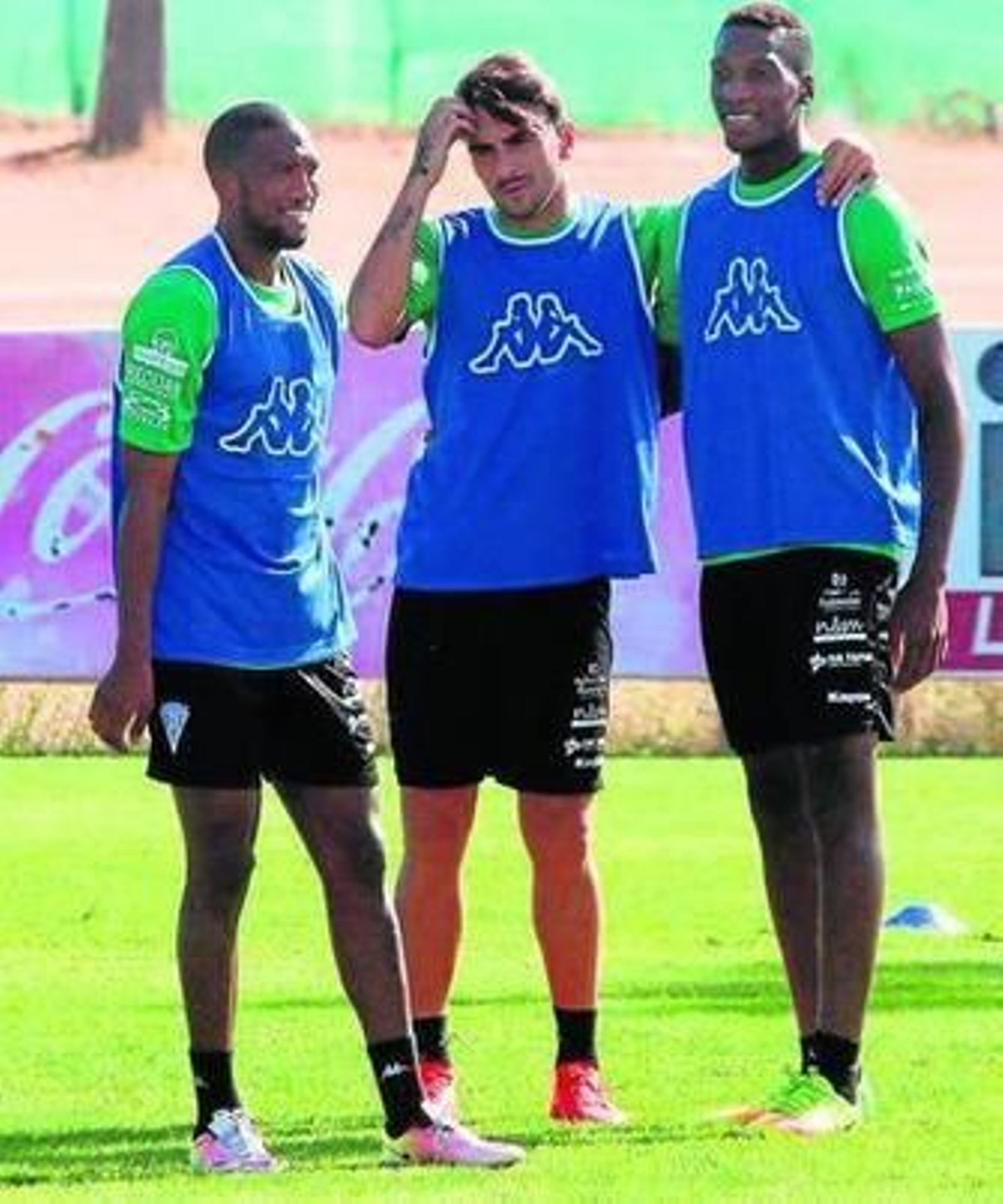 Bergdich y Samu, junto a Bijimine, en una sesión de trabajo.