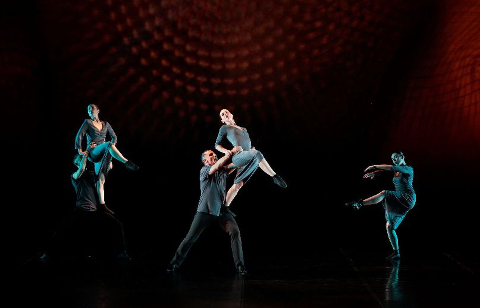 Una escena de la pieza estrenada anoche en el Teatro de la Maestranza