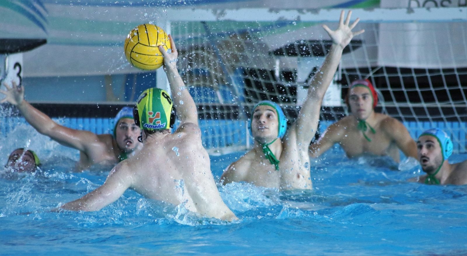 El C.W. Dos Hermanas PQS, en defensa durante el partido ante el Navarra.