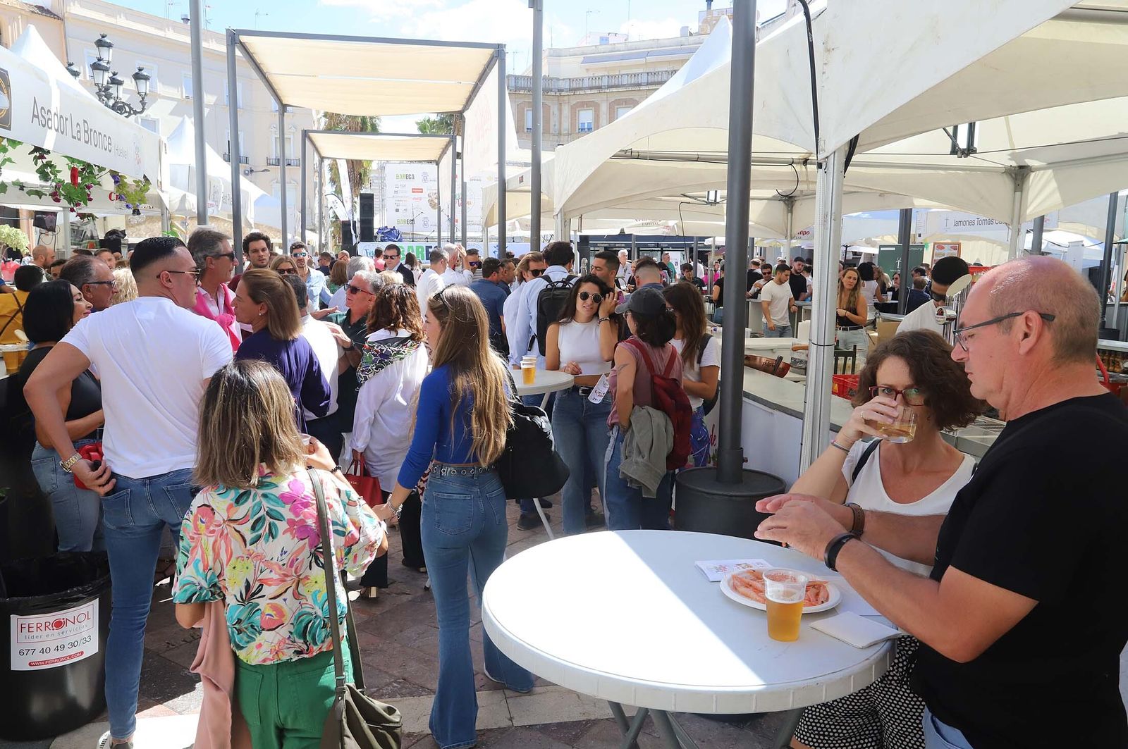 Imágenes del gran ambiente en el segundo día de la Feria de la Tapa