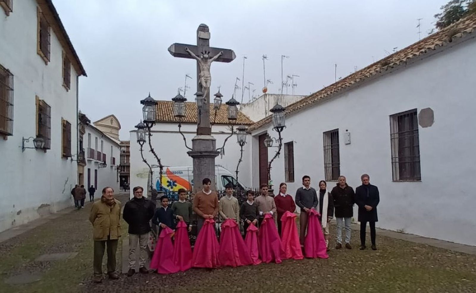 Ofrenda flora de la Escuela Taurina al Cristo de los Faroles