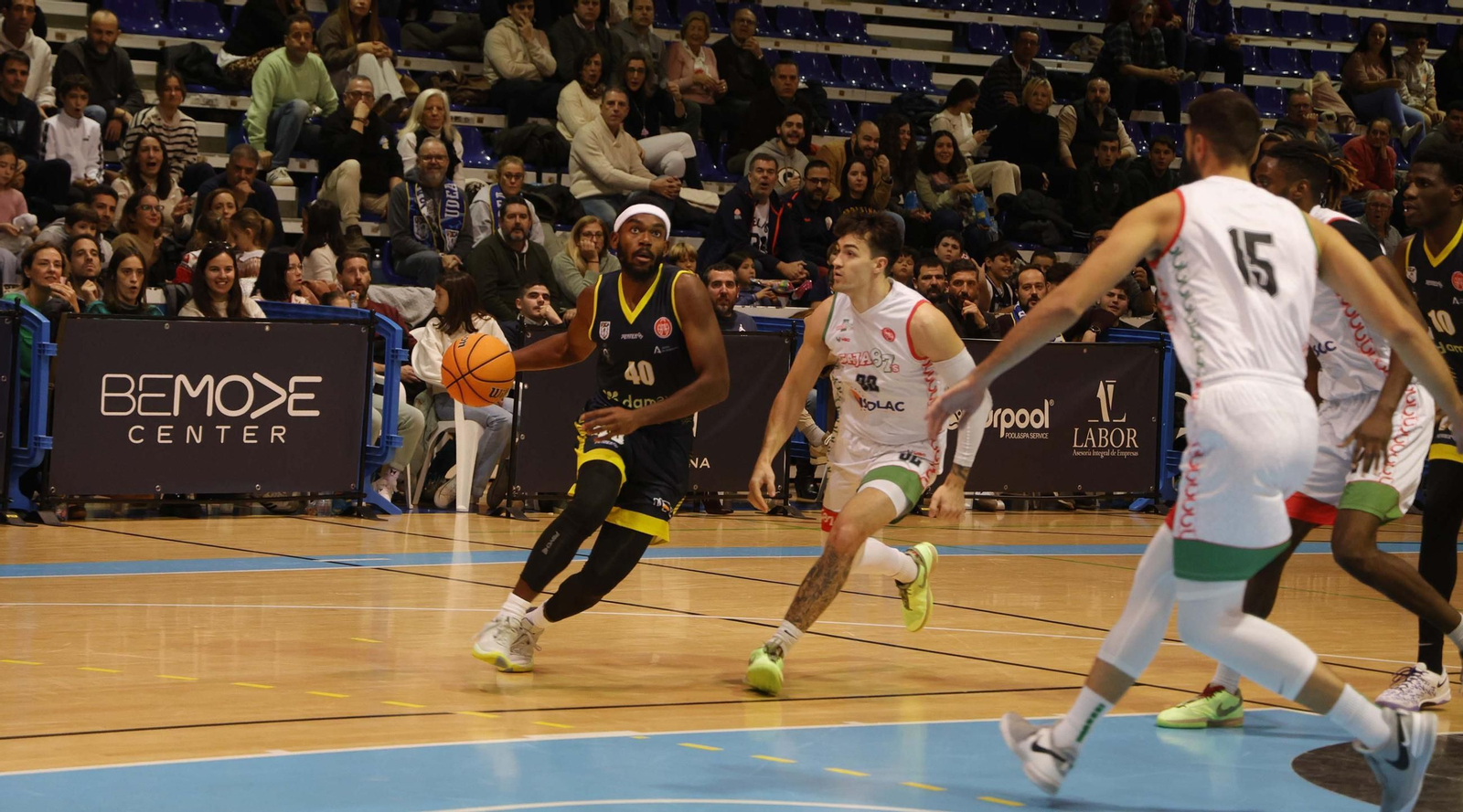 Las fotos del Udea Algeciras - Caja 87 de la Segunda FEB de baloncesto