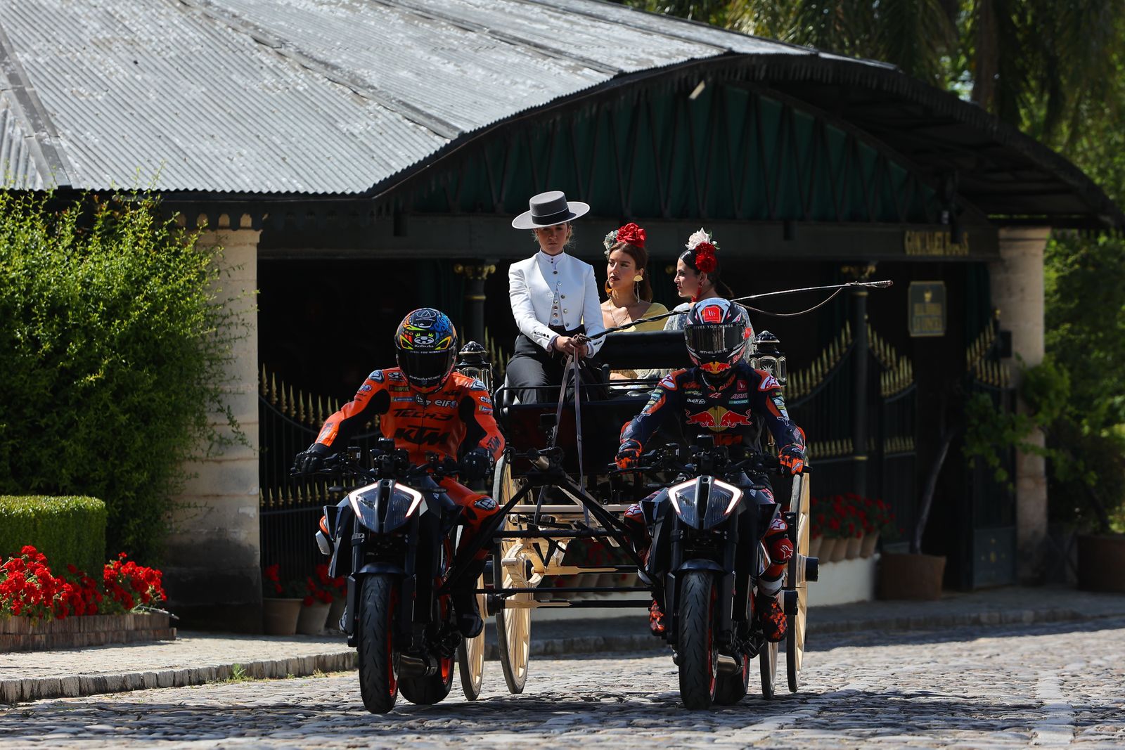 Pedro Acosta y Remy Gardner 'ruedan' en González Byass