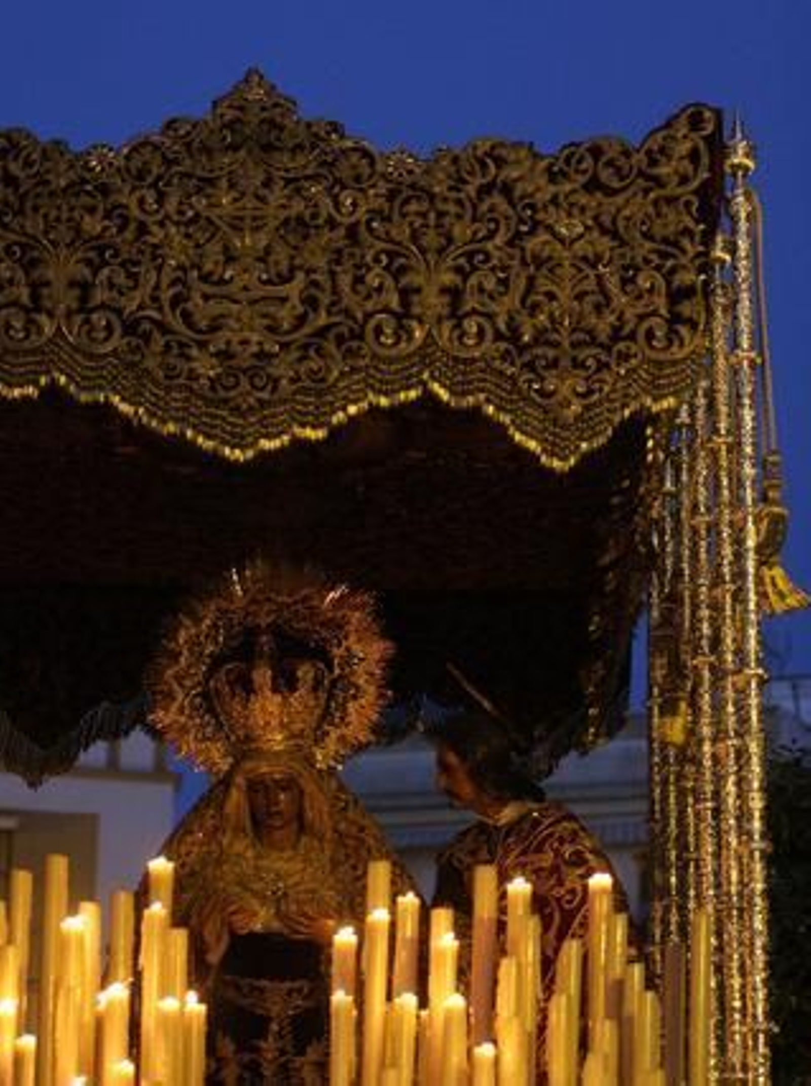 La Virgen de la Amargura acompañada por San Juan.

Foto: Belén Vargas