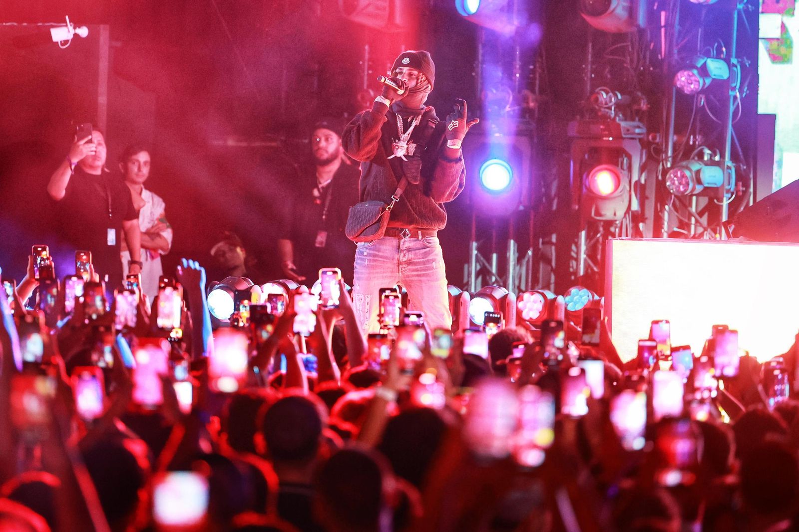 Búscate en el concierto de Yovngchimi en Concert Music Festival en Chiclana