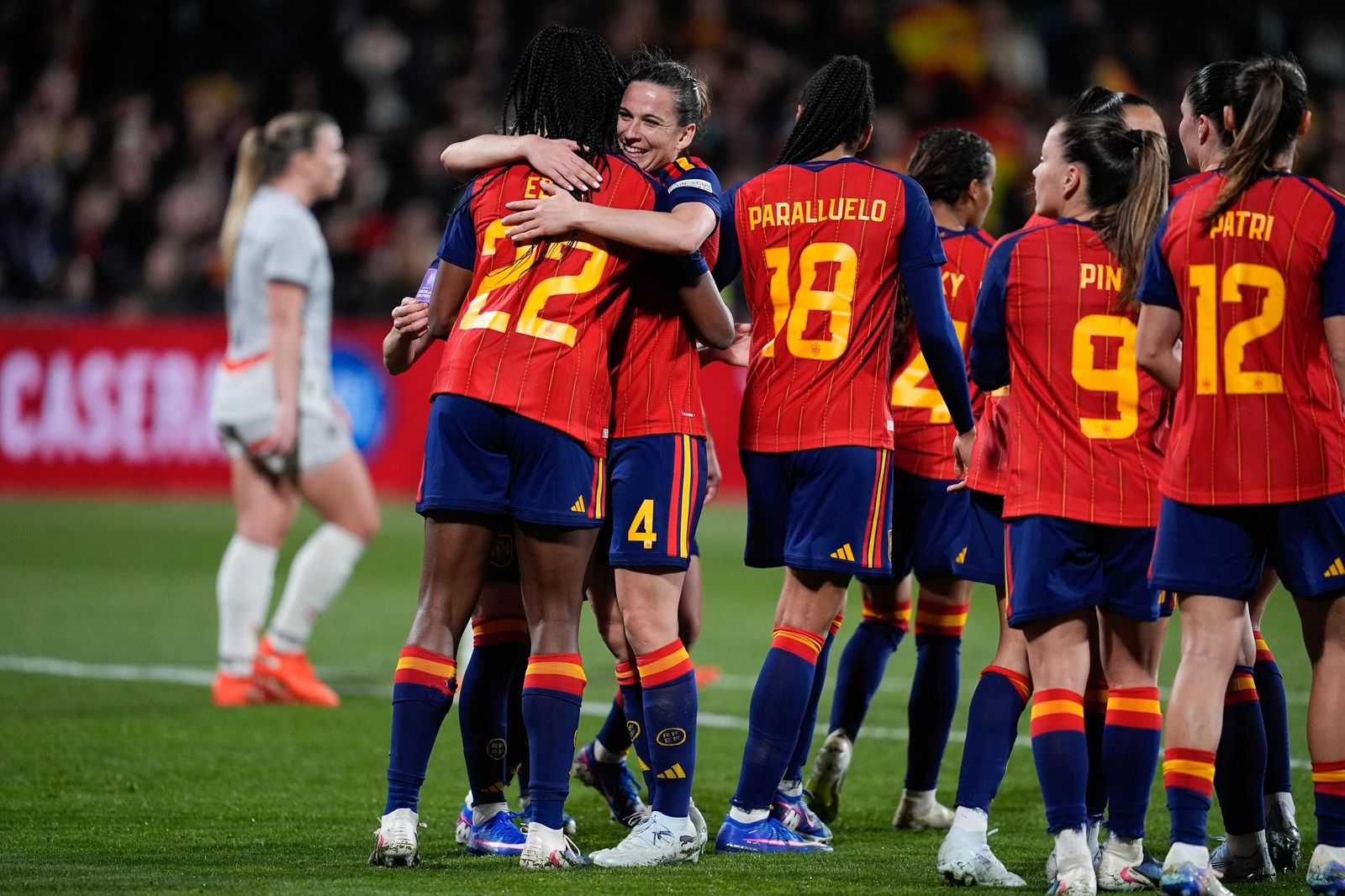 Las fotos del España-Islandia de fútbol femenino